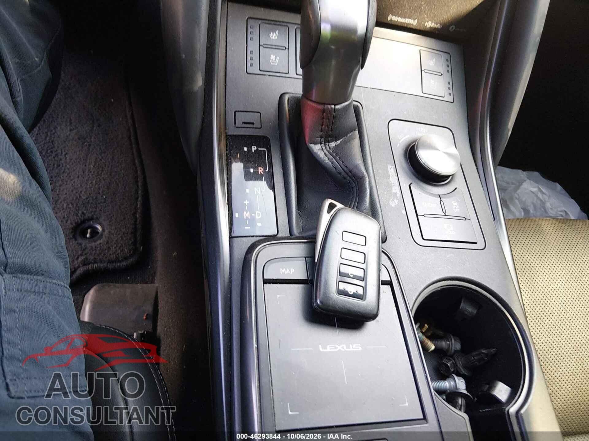 LEXUS IS 300 2021 - JTHCA1D25M5116474