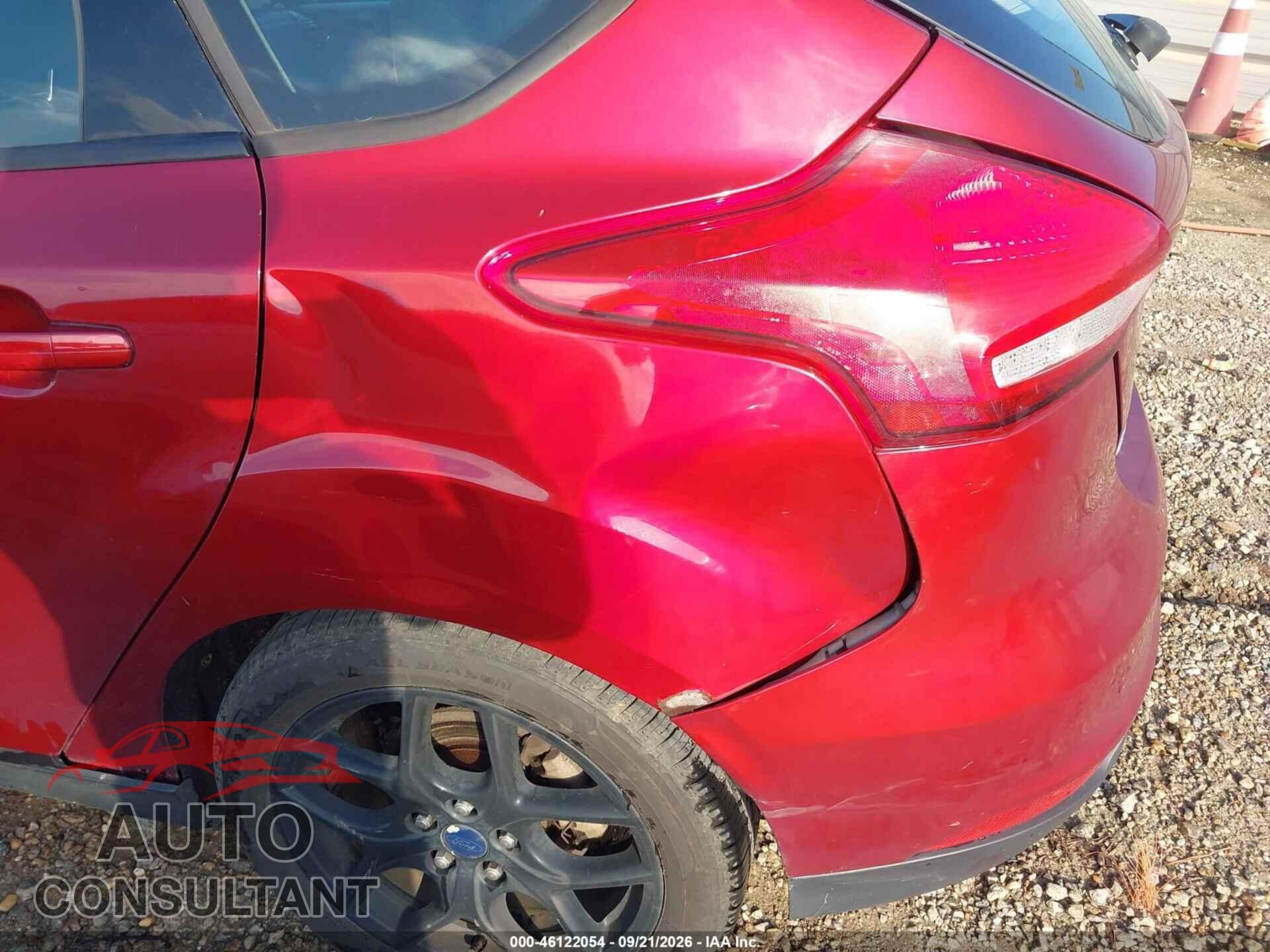 FORD FOCUS 2016 - 1FADP3K22GL332369