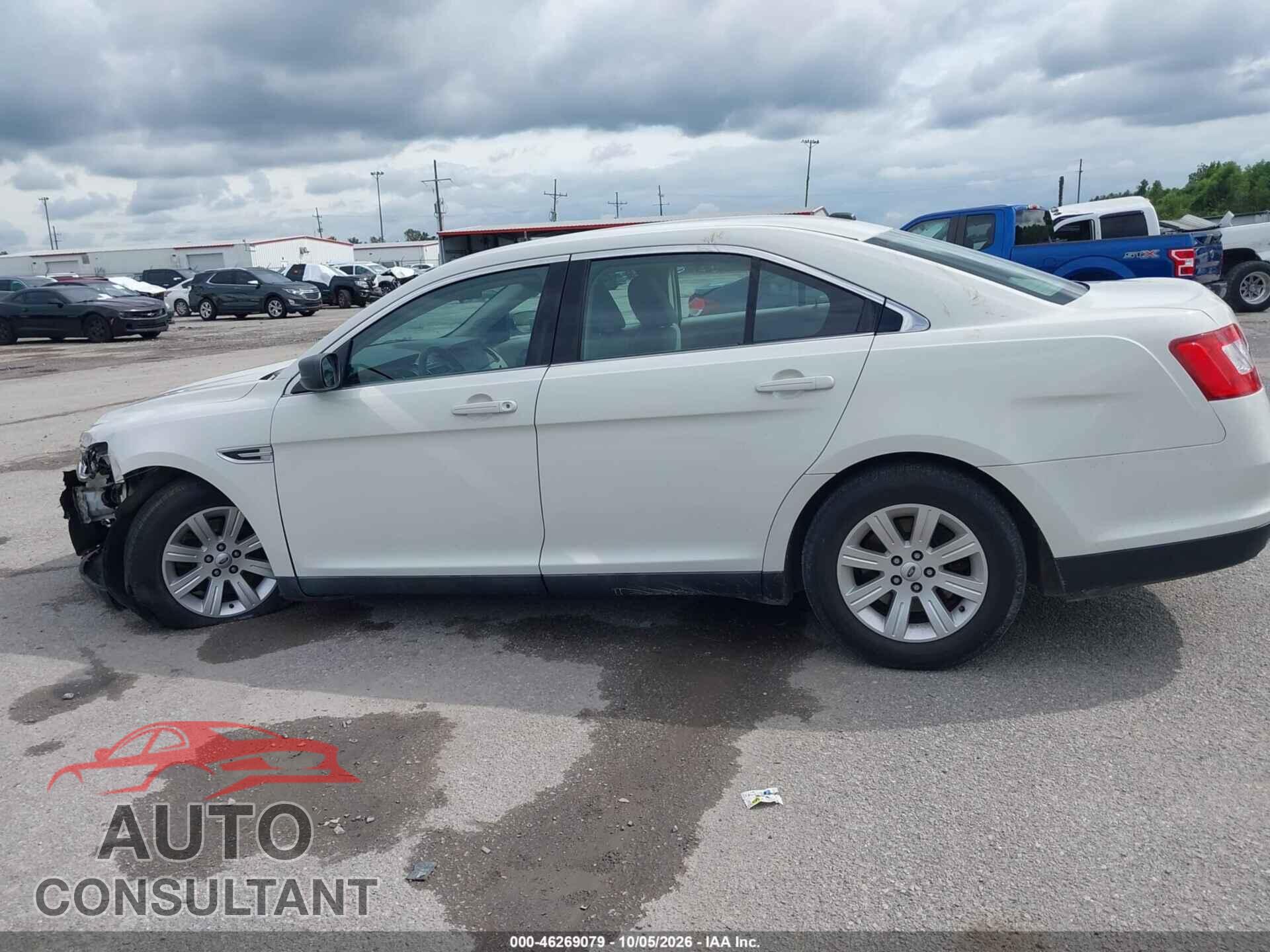 FORD TAURUS 2011 - 1FAHP2DW0BG103136