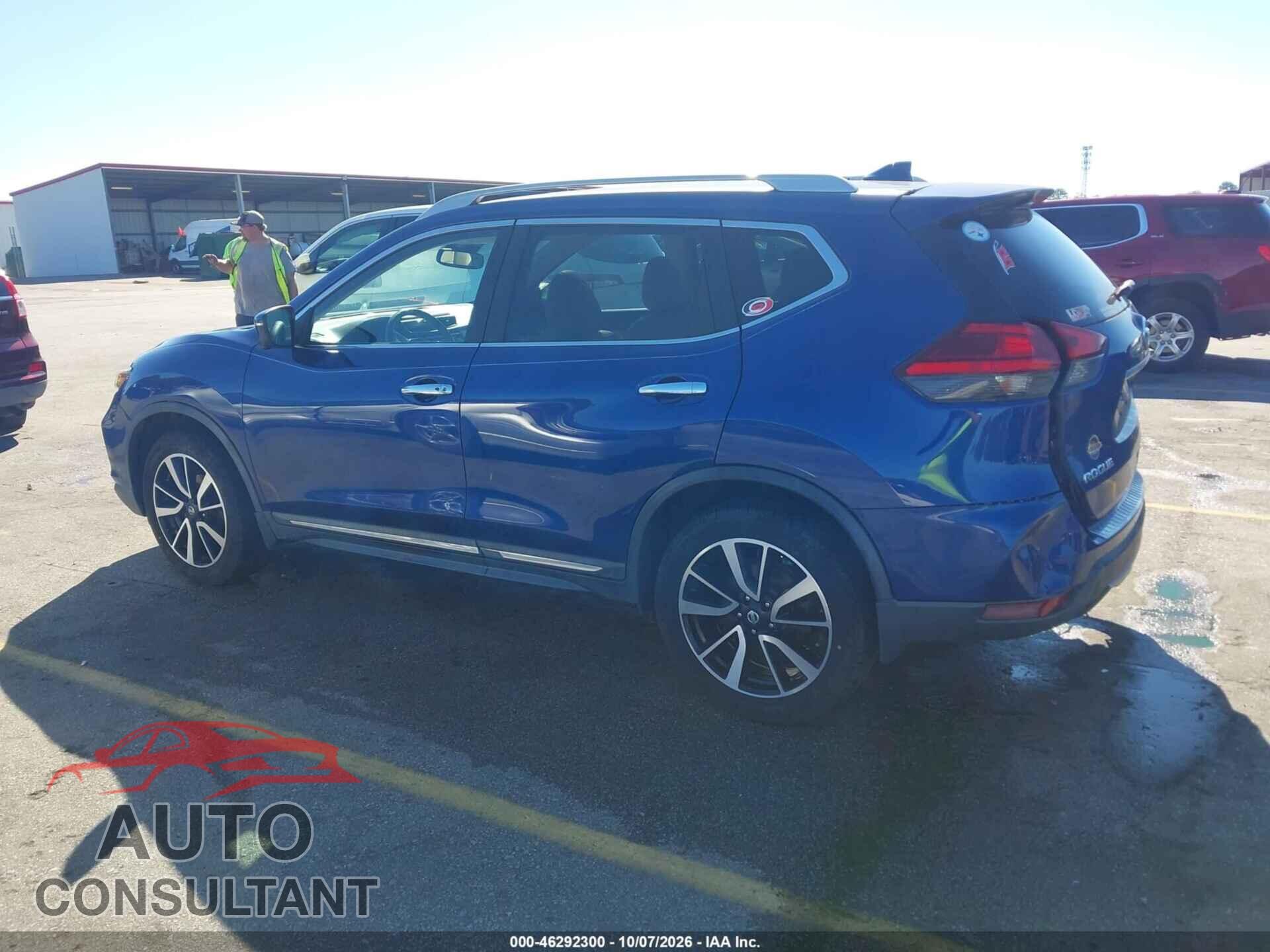 NISSAN ROGUE 2017 - 5N1AT2MV0HC762425