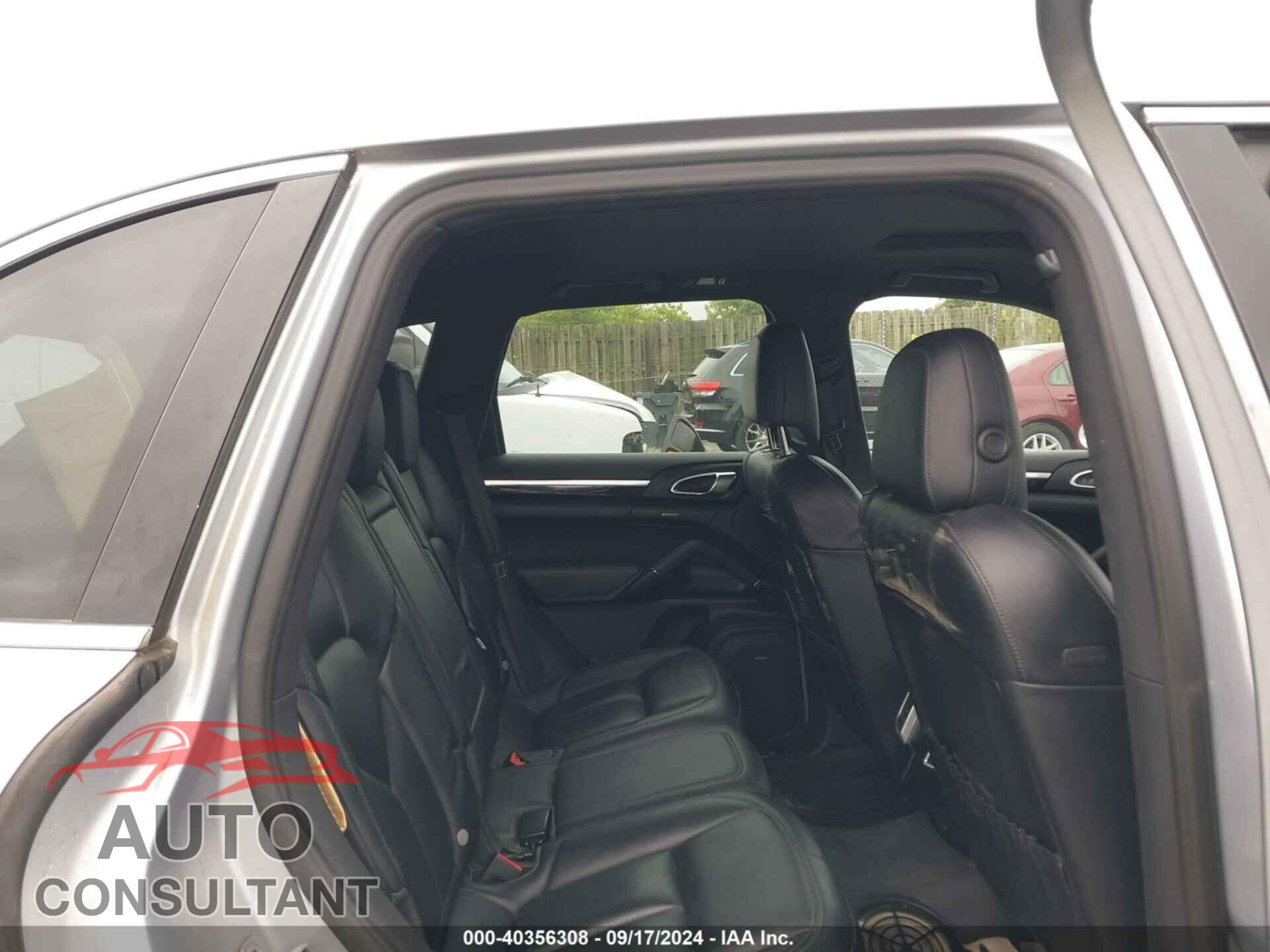 PORSCHE CAYENNE 2015 - WP1AF2A27FLA40905