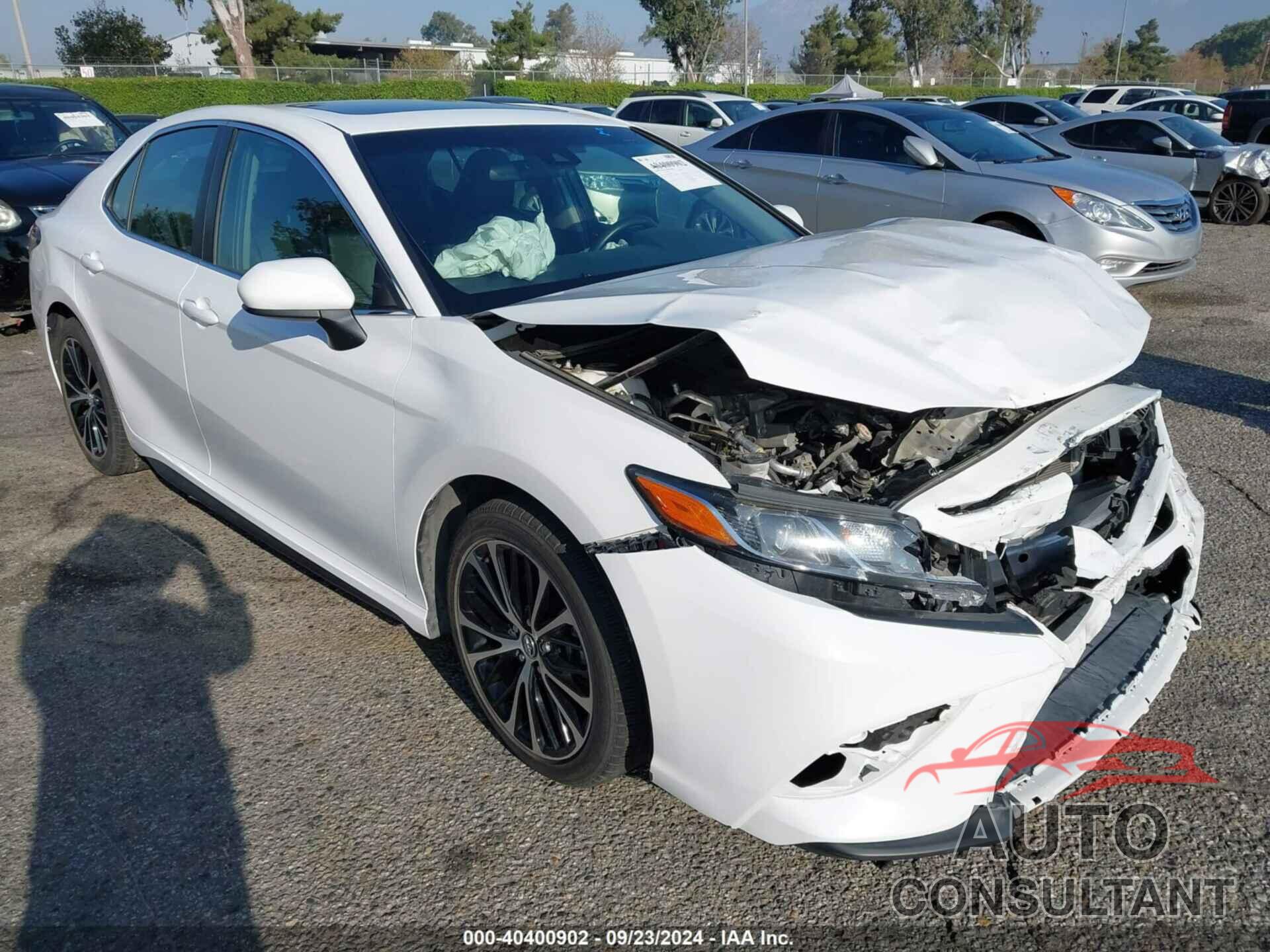 TOYOTA CAMRY 2018 - 4T1B11HK8JU585577