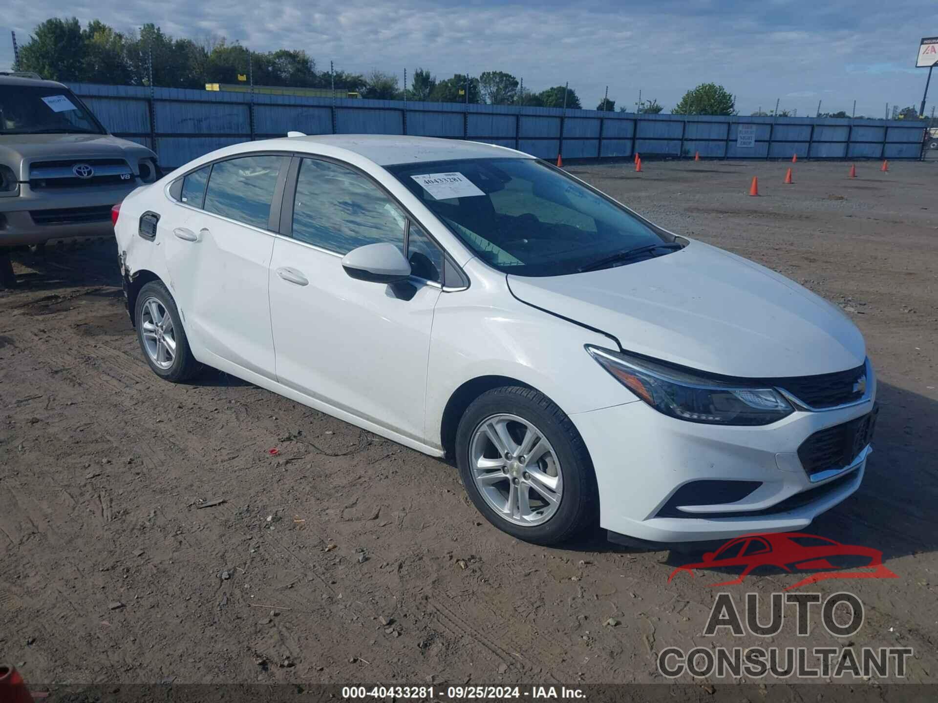 CHEVROLET CRUZE 2017 - 1G1BE5SM3H7196504