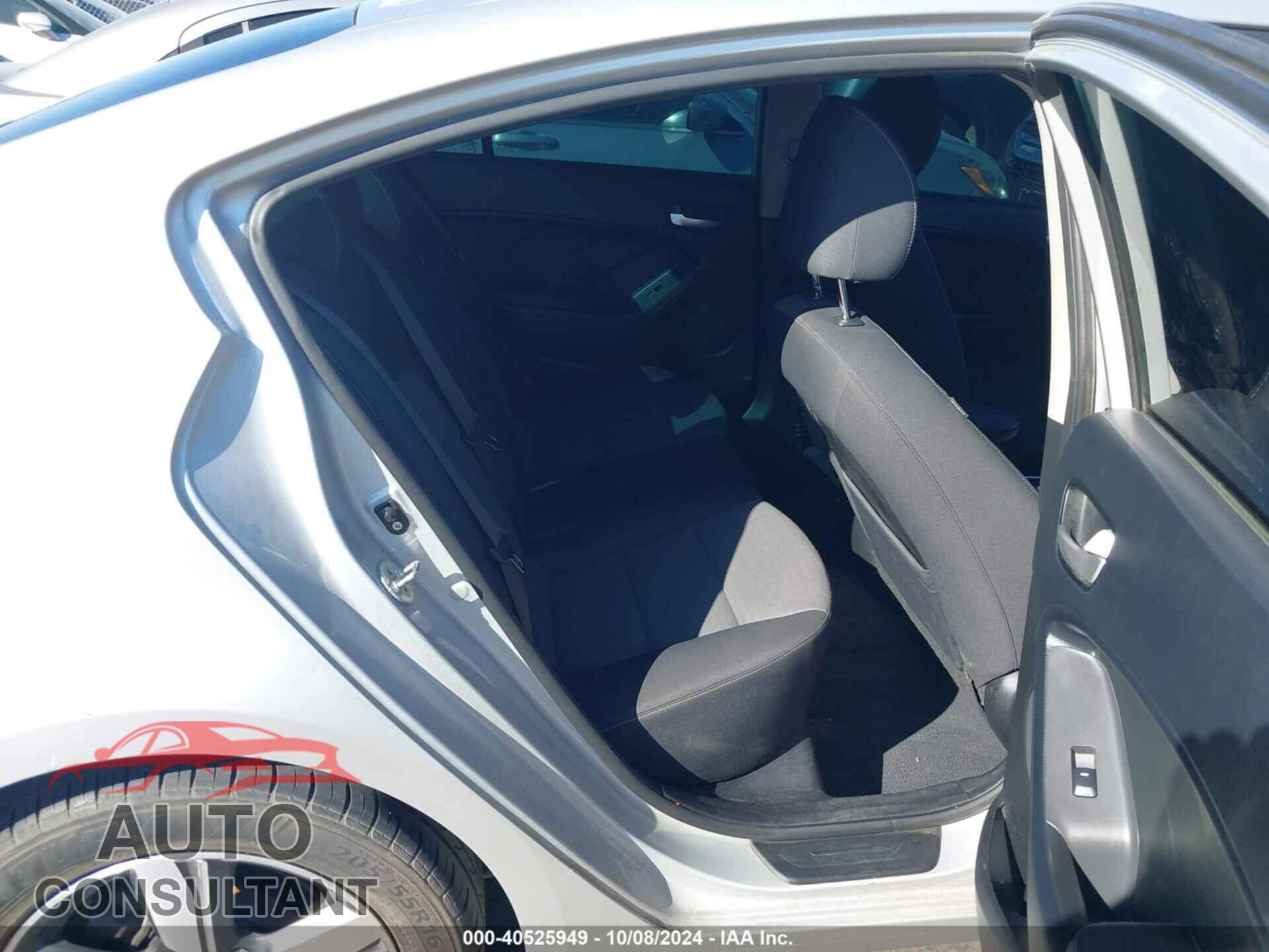 KIA FORTE 2018 - 3KPFL4A79JE175523