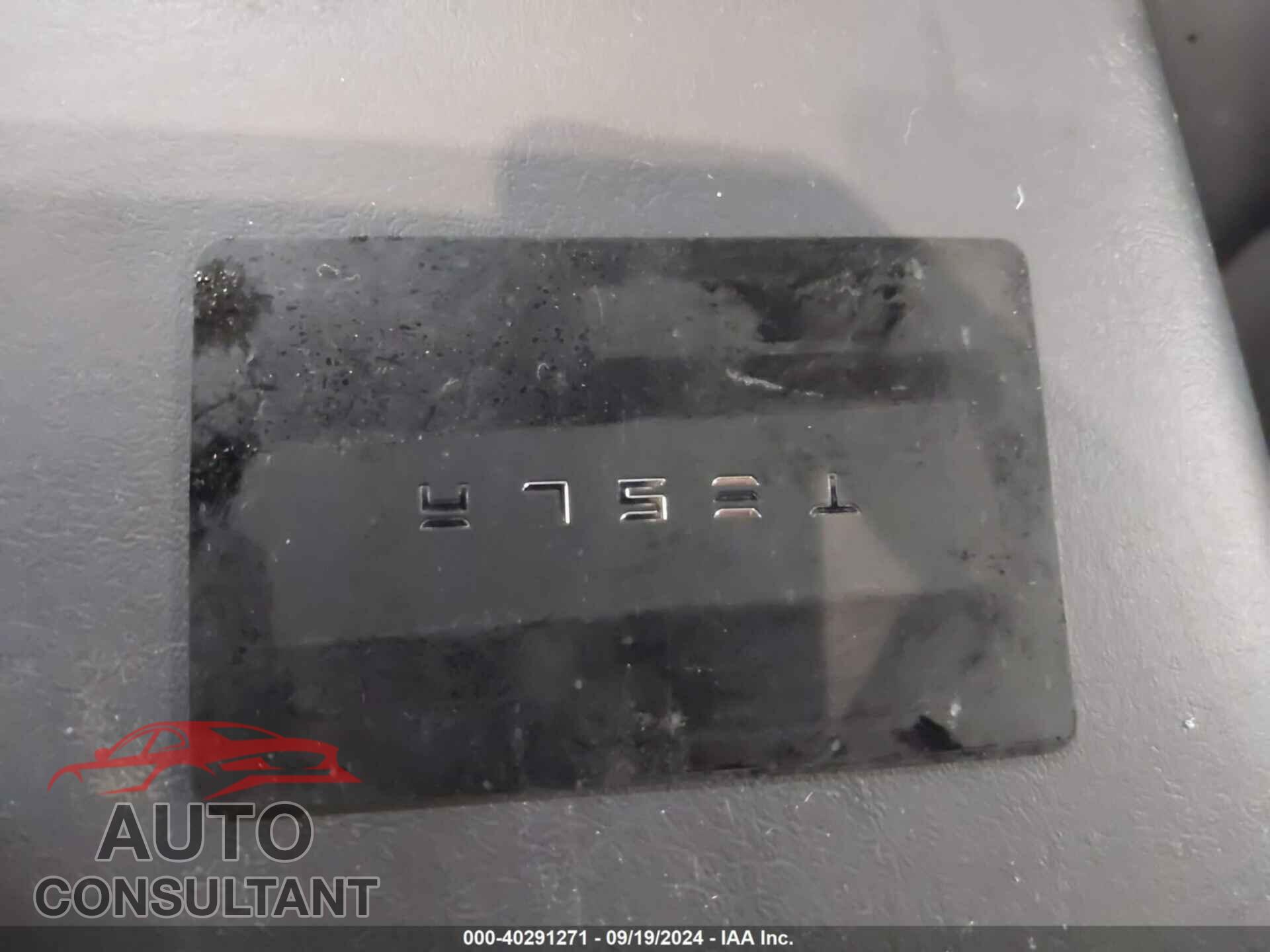 TESLA MODEL 3 2018 - 5YJ3E1EB4JF090156