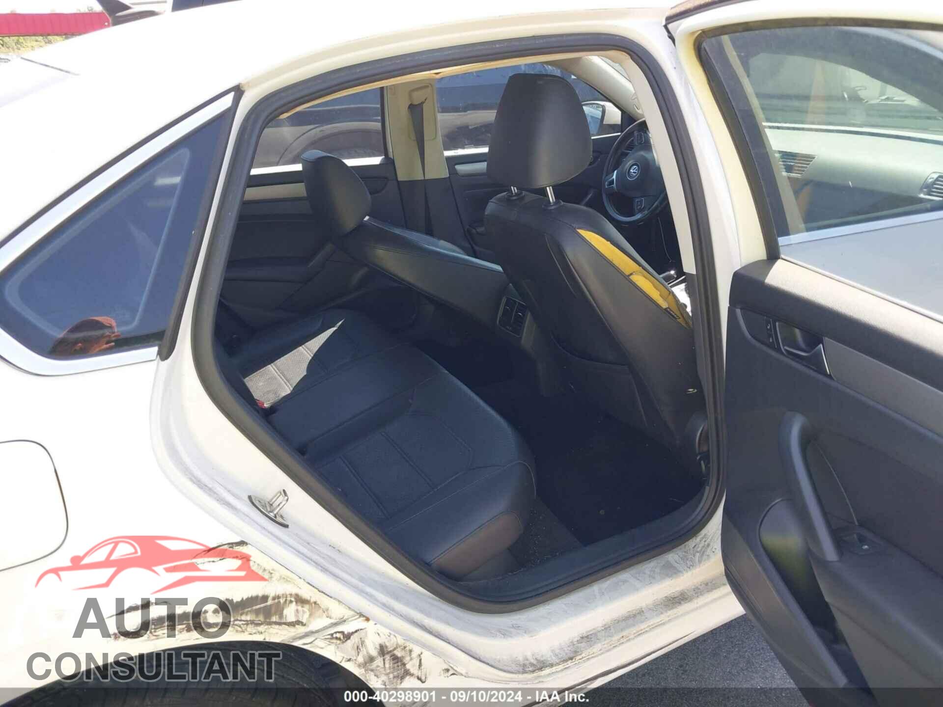 VOLKSWAGEN PASSAT 2015 - 1VWBS7A38FC047110