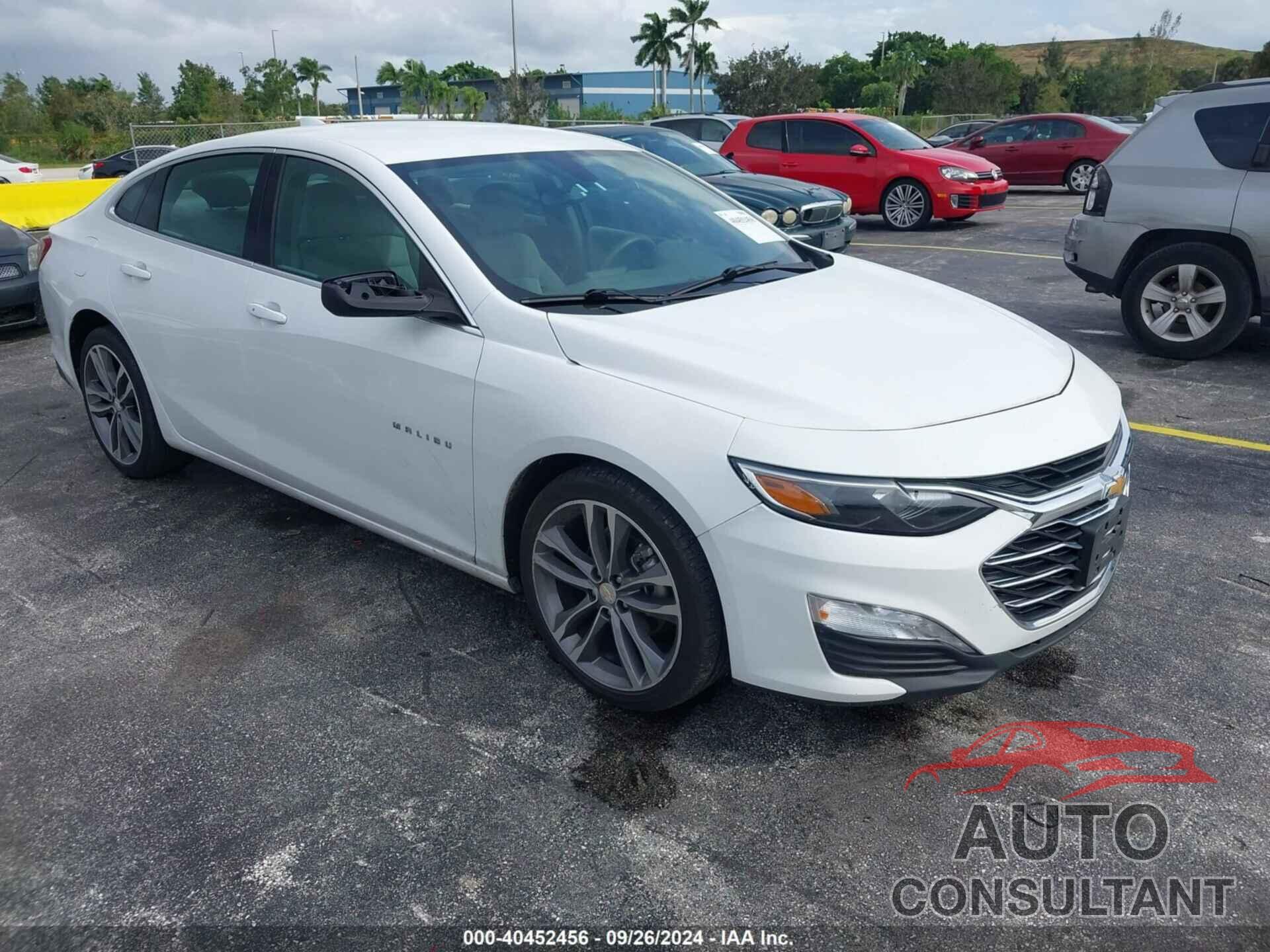 CHEVROLET MALIBU 2022 - 1G1ZD5ST7NF118673