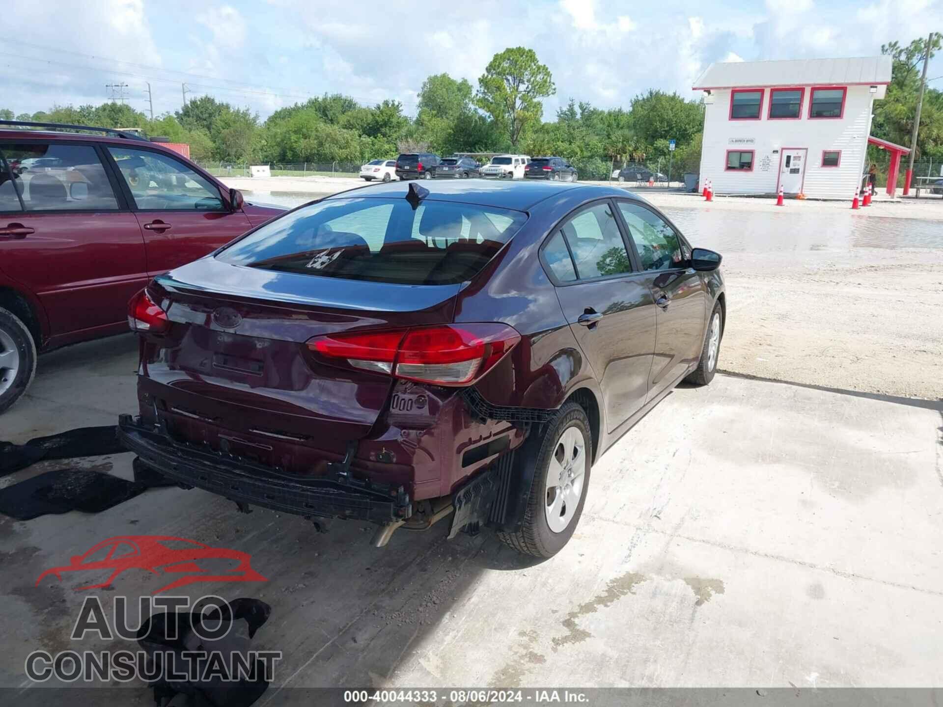 KIA FORTE 2018 - 3KPFK4A74JE169860
