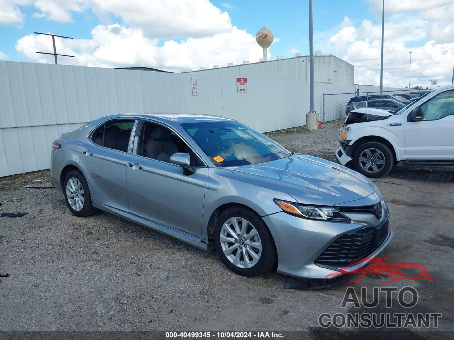 TOYOTA CAMRY 2018 - 4T1B11HK0JU109016