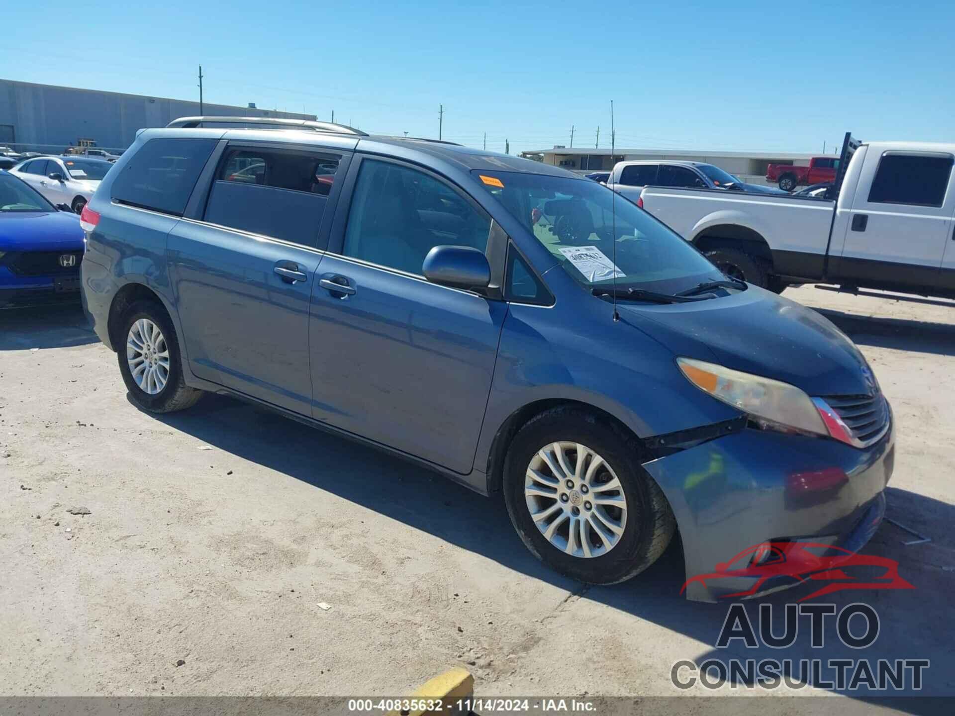 TOYOTA SIENNA 2013 - 5TDYK3DC8DS338235