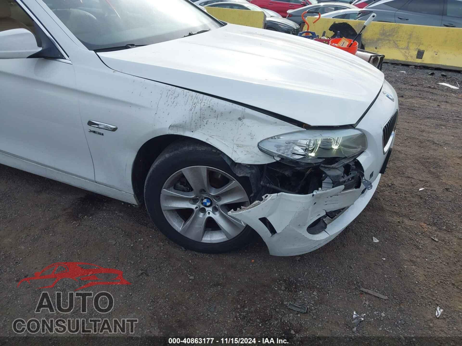 BMW 528I 2012 - WBAXH5C59CDW09870