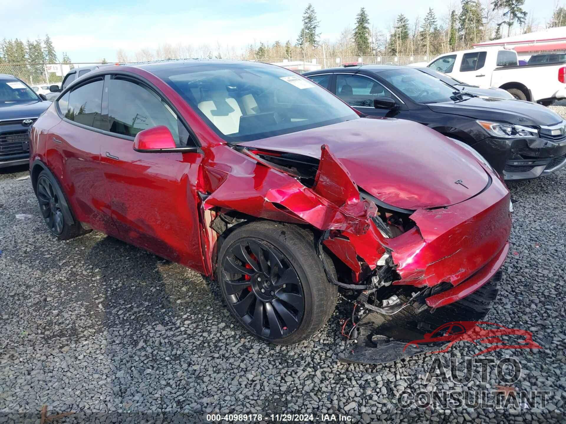 TESLA MODEL Y 2024 - 7SAYGDEF6RF023626