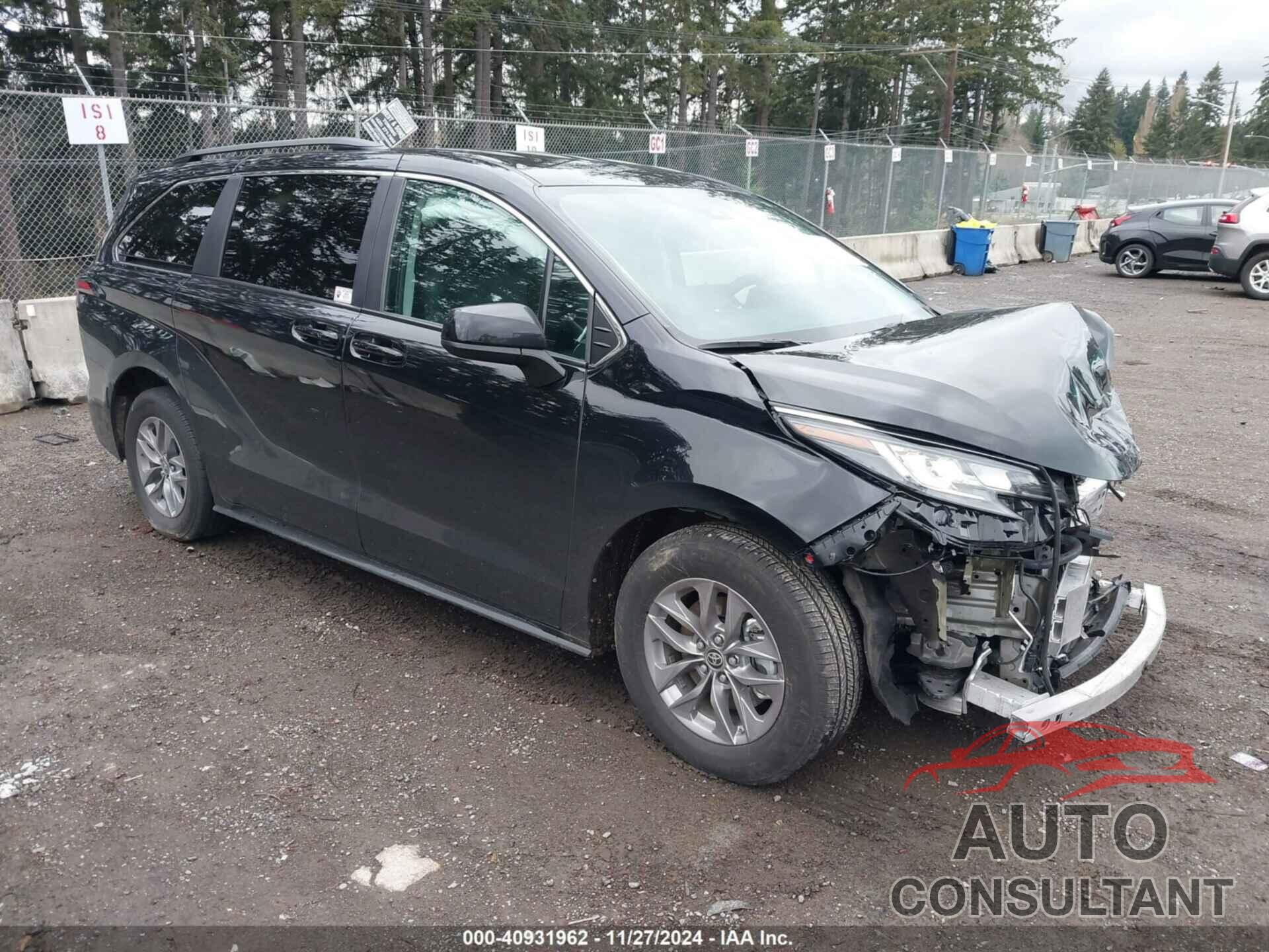 TOYOTA SIENNA 2023 - 5TDKSKFC1PS095238