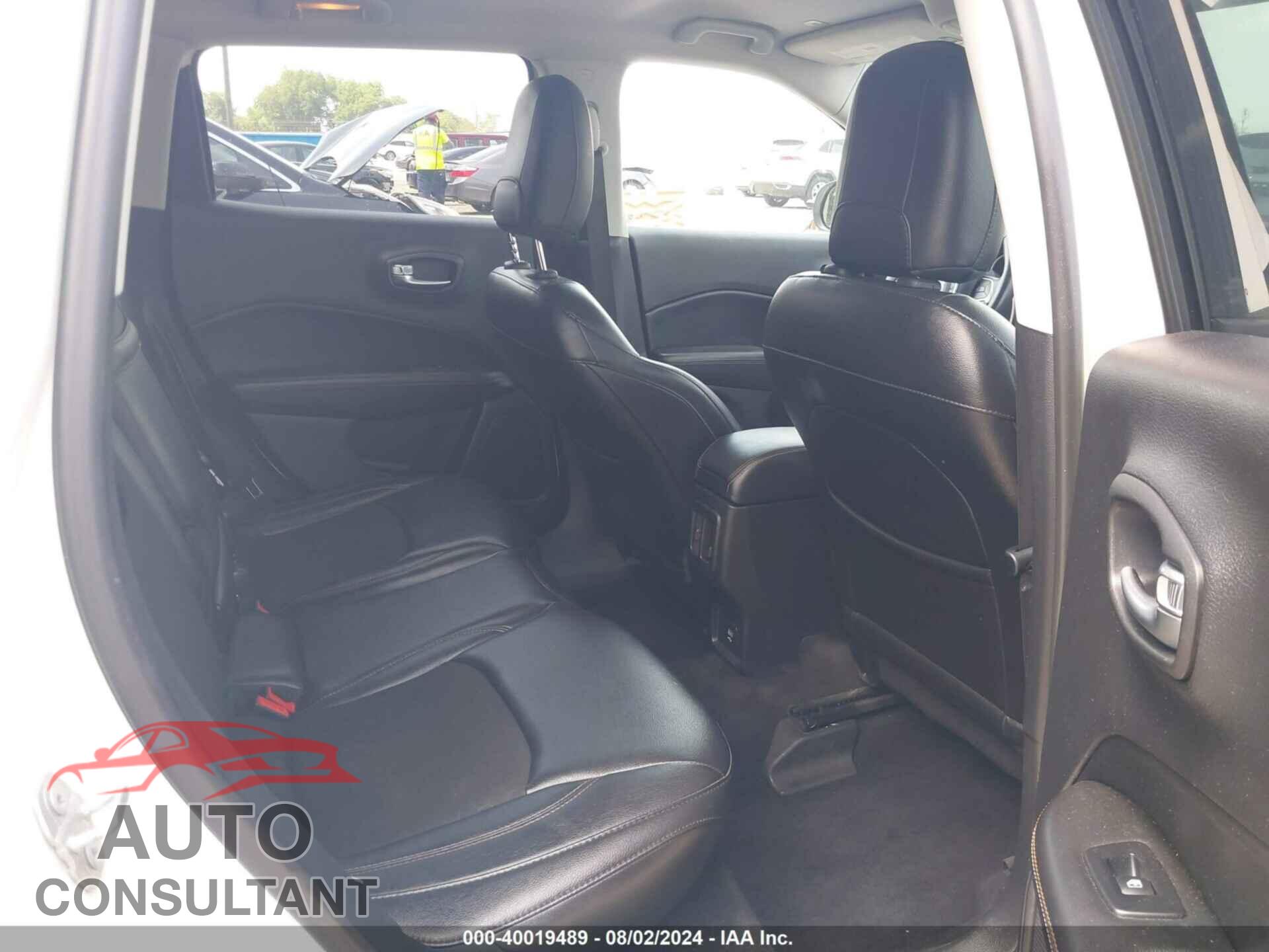 JEEP COMPASS 2018 - 3C4NJCBB2JT463880