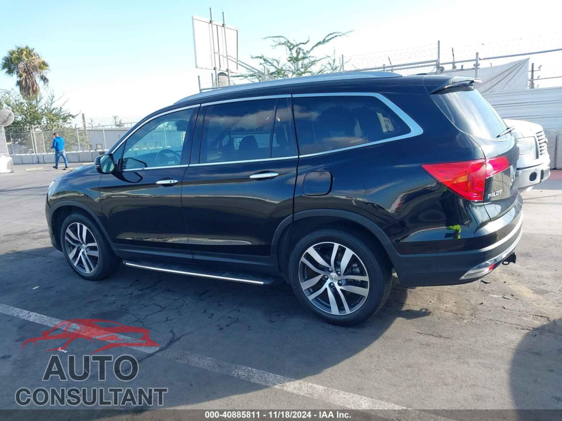 HONDA PILOT 2017 - 5FNYF6H09HB100264
