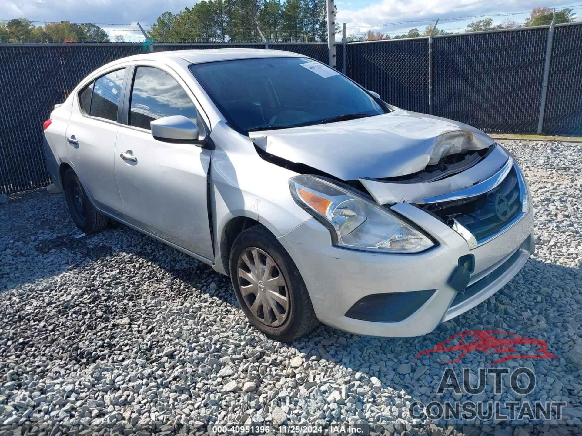 NISSAN VERSA 2018 - 3N1CN7APXJL879307