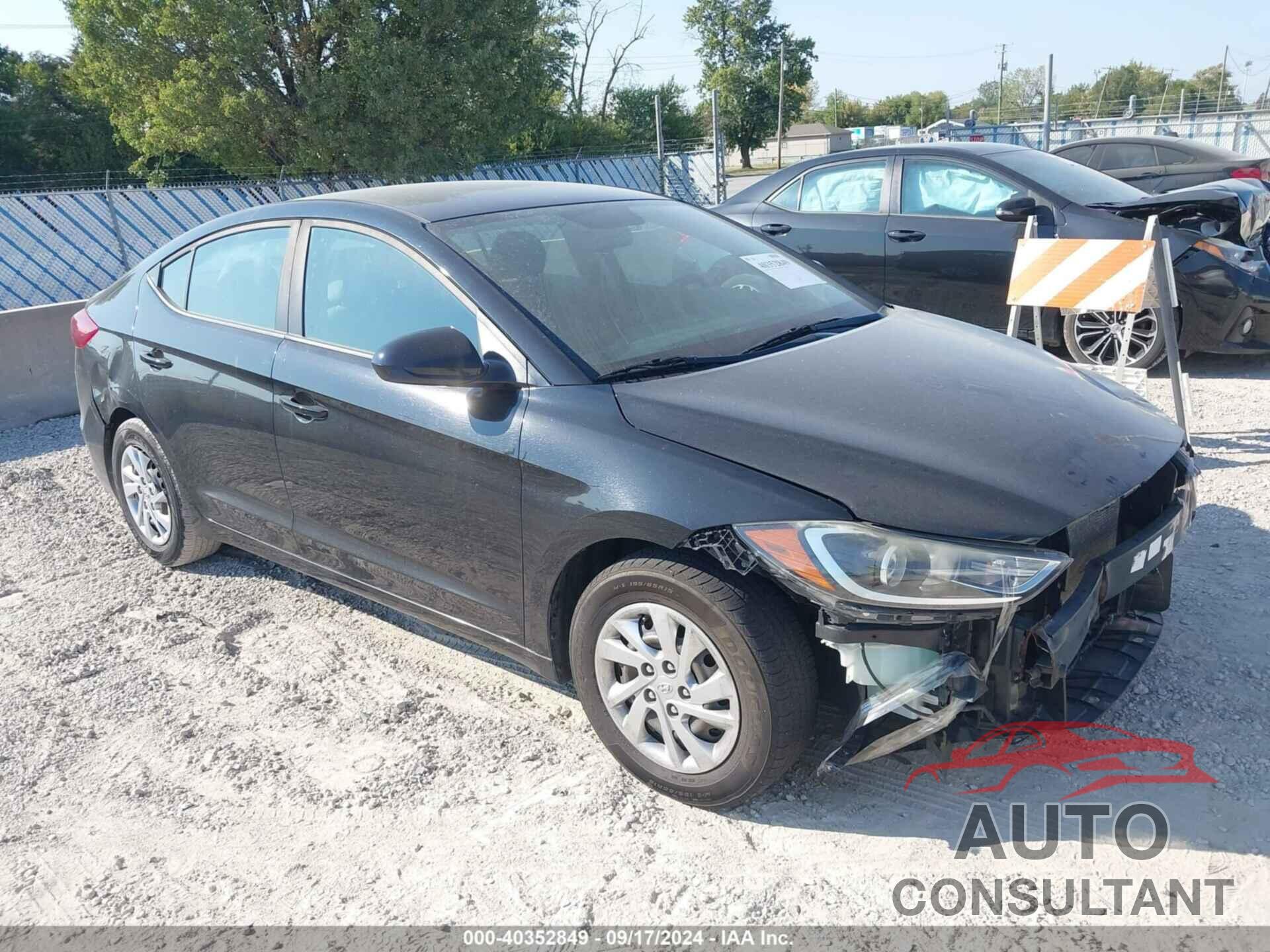 HYUNDAI ELANTRA 2018 - KMHD74LF8JU475390