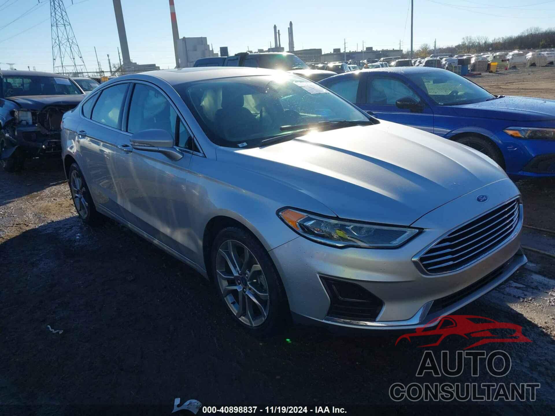 FORD FUSION 2019 - 3FA6P0CD2KR151001