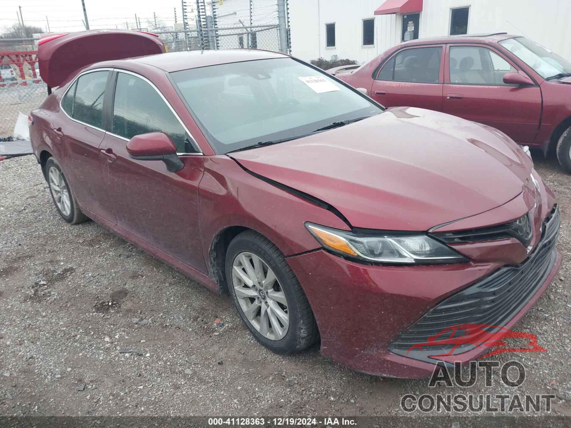 TOYOTA CAMRY 2018 - 4T1B11HK4JU589545