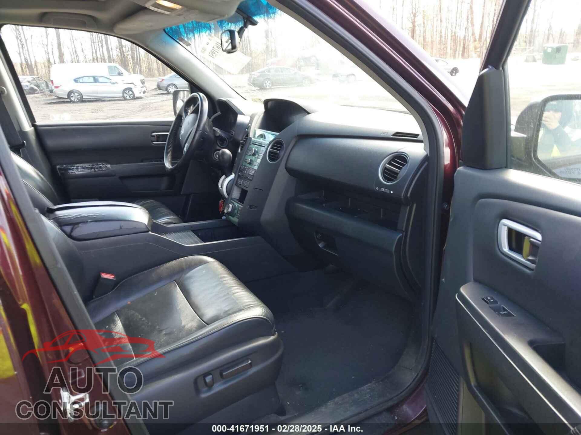 HONDA PILOT 2011 - 5FNYF4H75BB059592