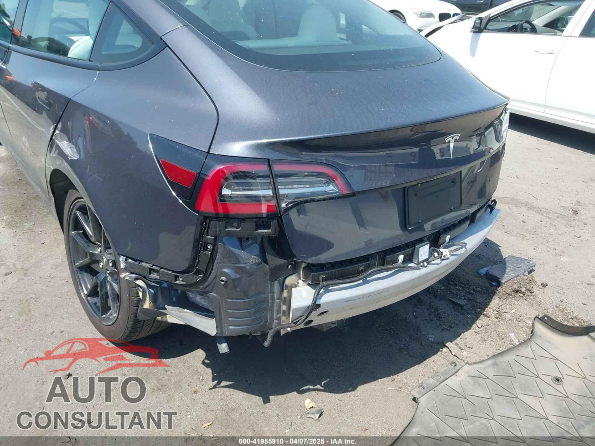 TESLA MODEL 3 2021 - 5YJ3E1EA5MF069652