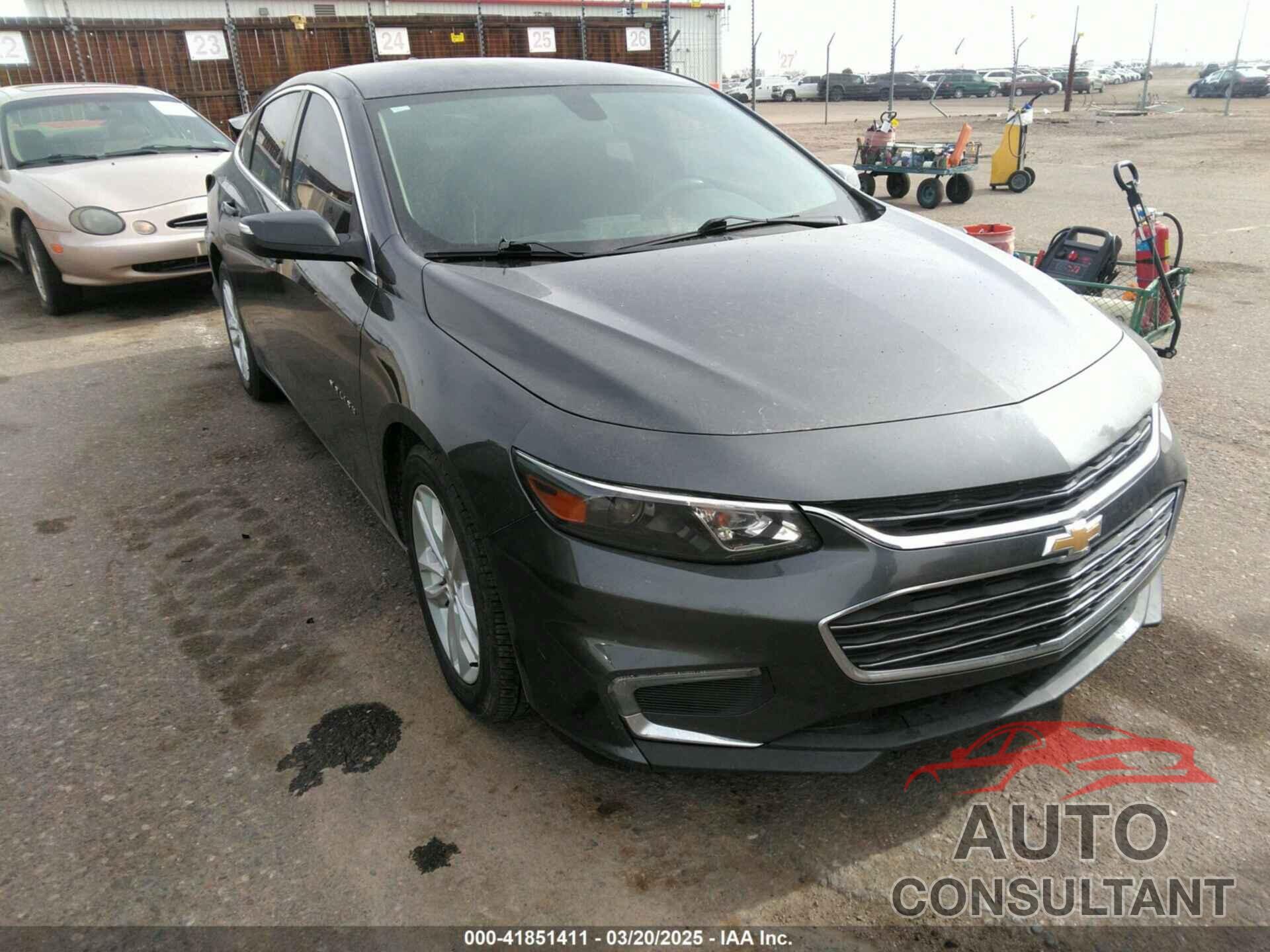 CHEVROLET MALIBU 2017 - 1G1ZE5ST2HF131333