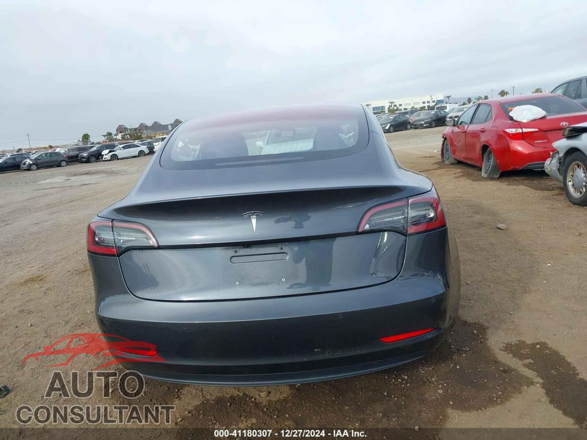 TESLA MODEL 3 2018 - 5YJ3E1EA5JF021919