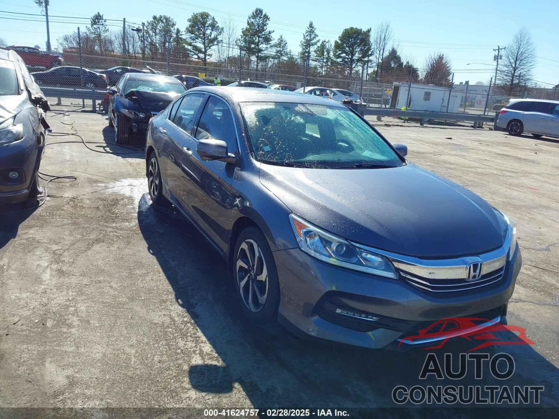 HONDA ACCORD 2017 - 1HGCR3F82HA010019