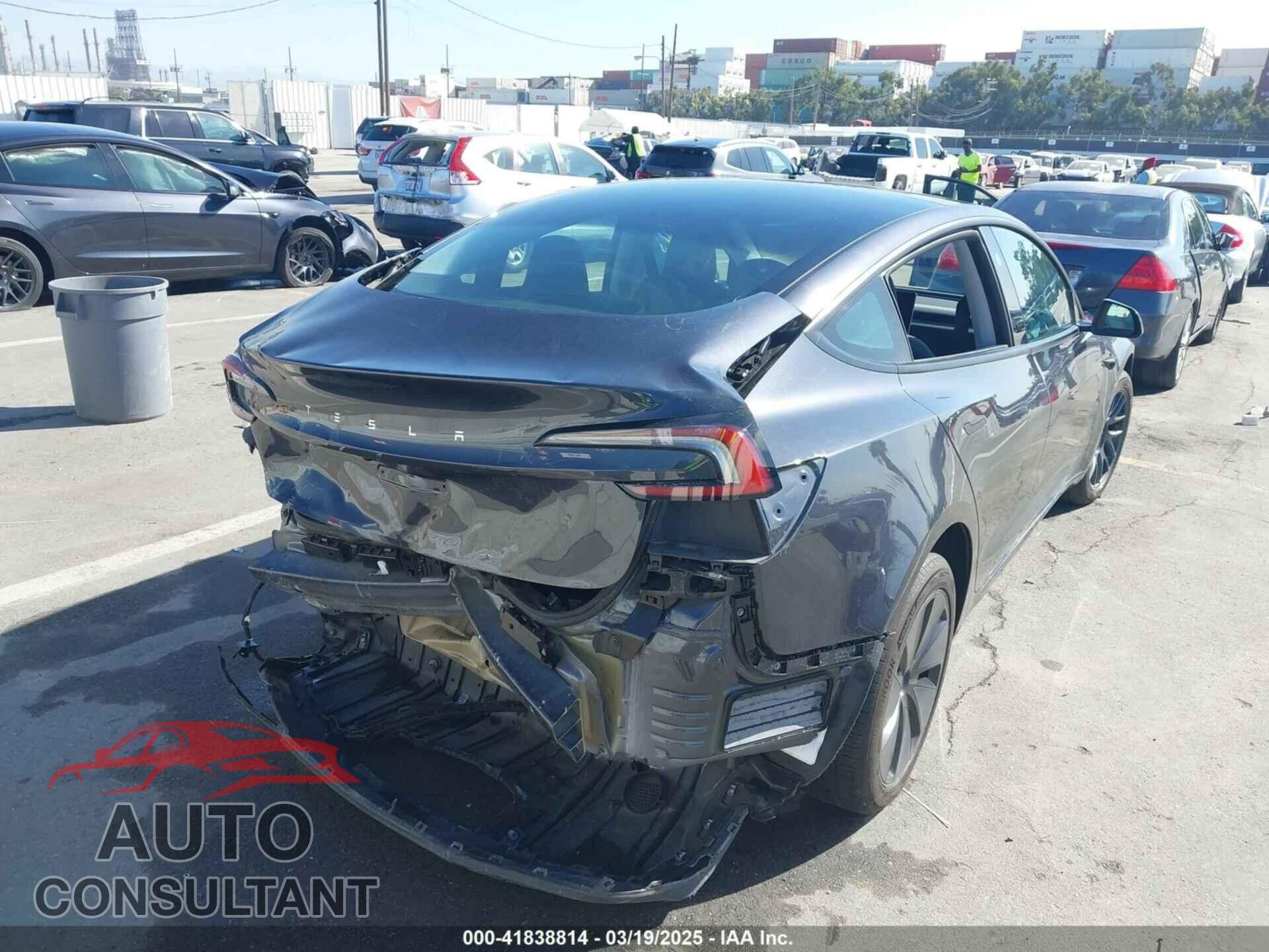 TESLA MODEL 3 2024 - 5YJ3E1EA7RF717855
