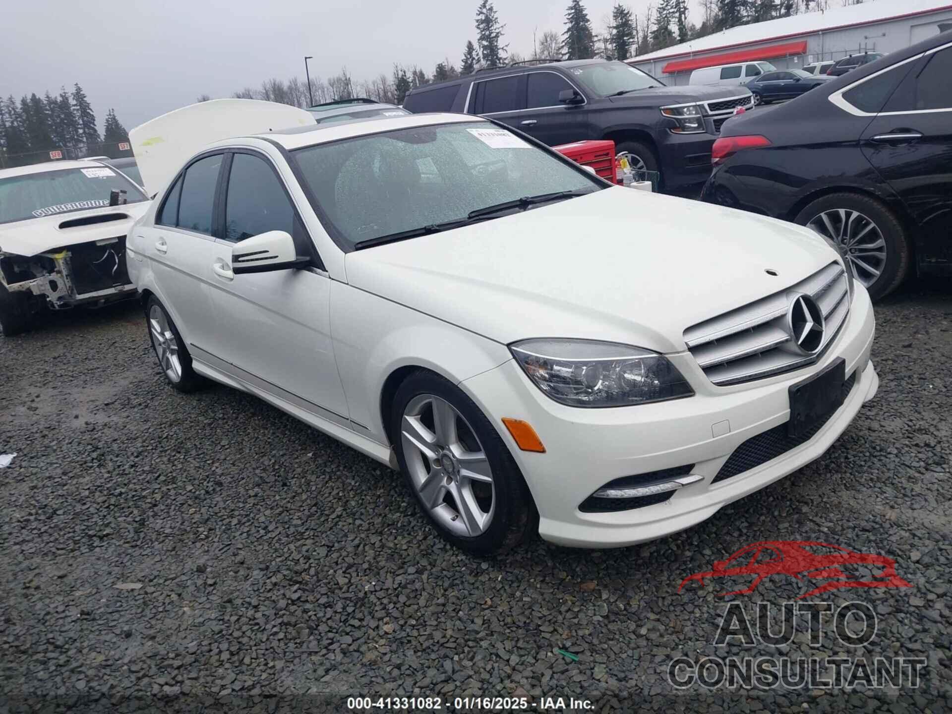 MERCEDES-BENZ C 300 2011 - WDDGF8BB2BR140971
