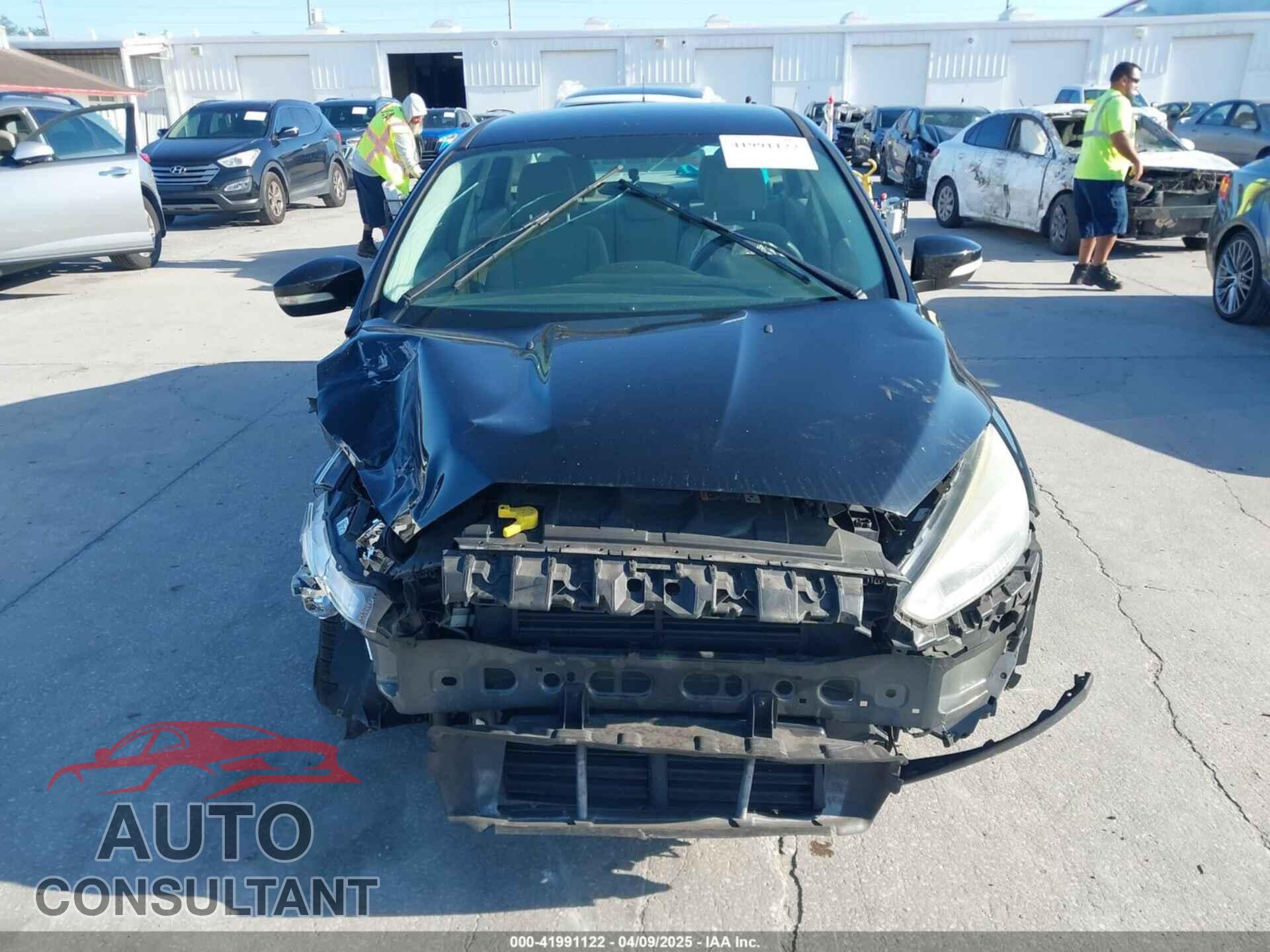 FORD FOCUS 2016 - 1FADP3F26GL207465