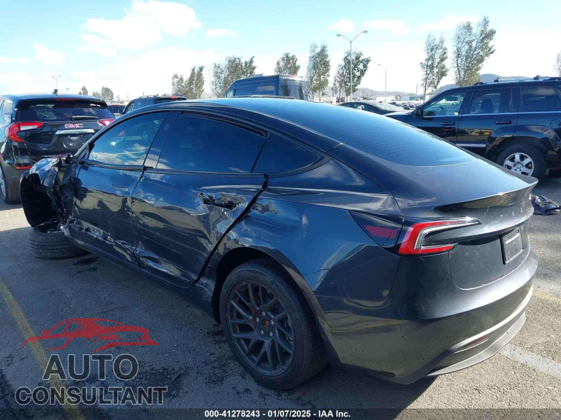 TESLA MODEL 3 2024 - 5YJ3E1EA0RF718703