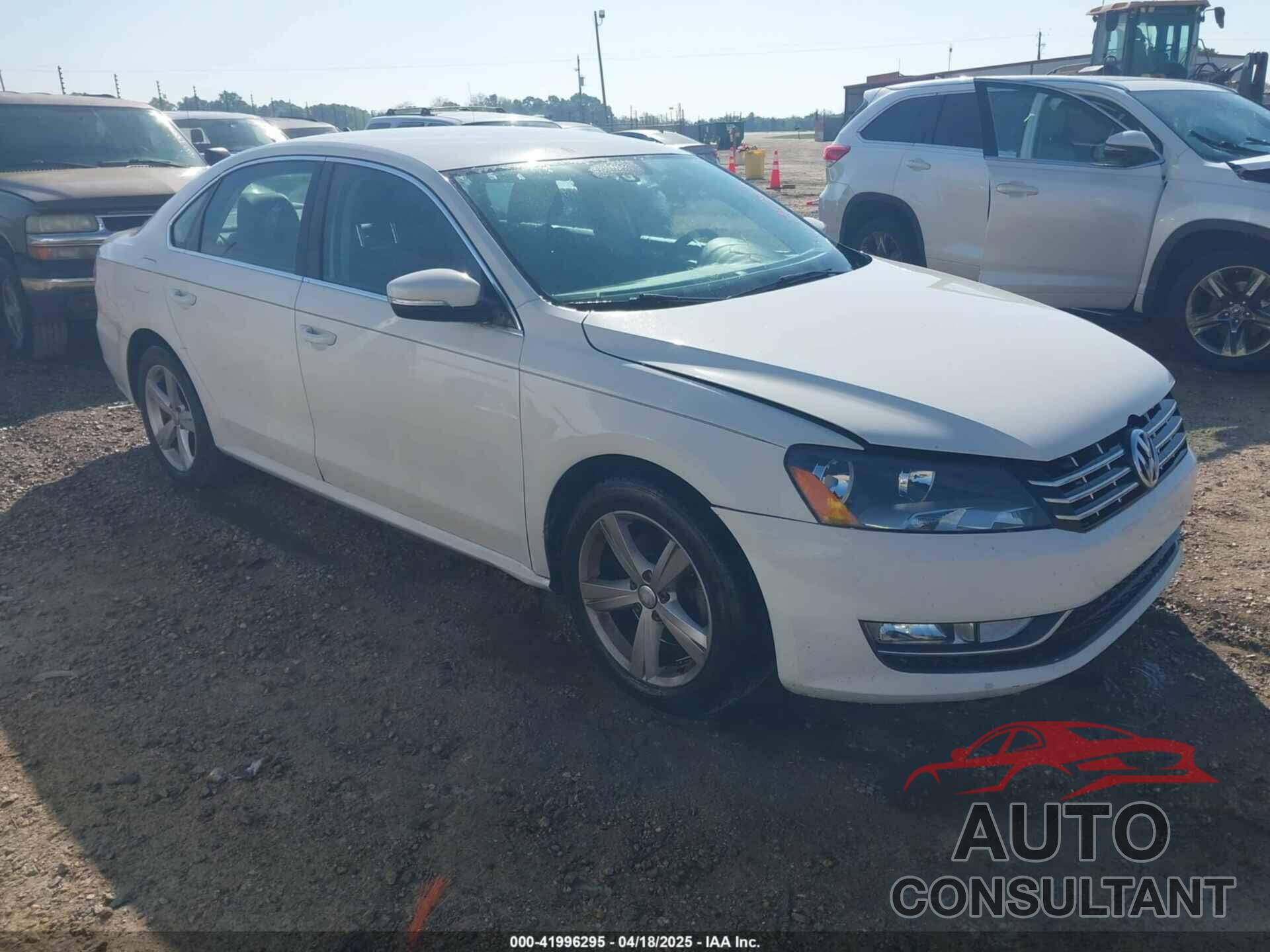 VOLKSWAGEN PASSAT 2012 - 1VWBH7A32CC091887