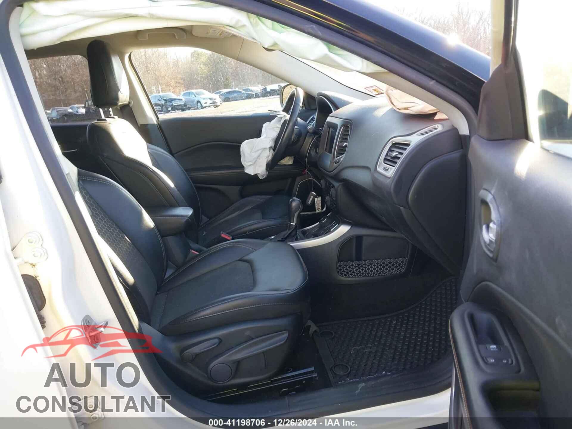 JEEP COMPASS 2019 - 3C4NJDBB2KT761000