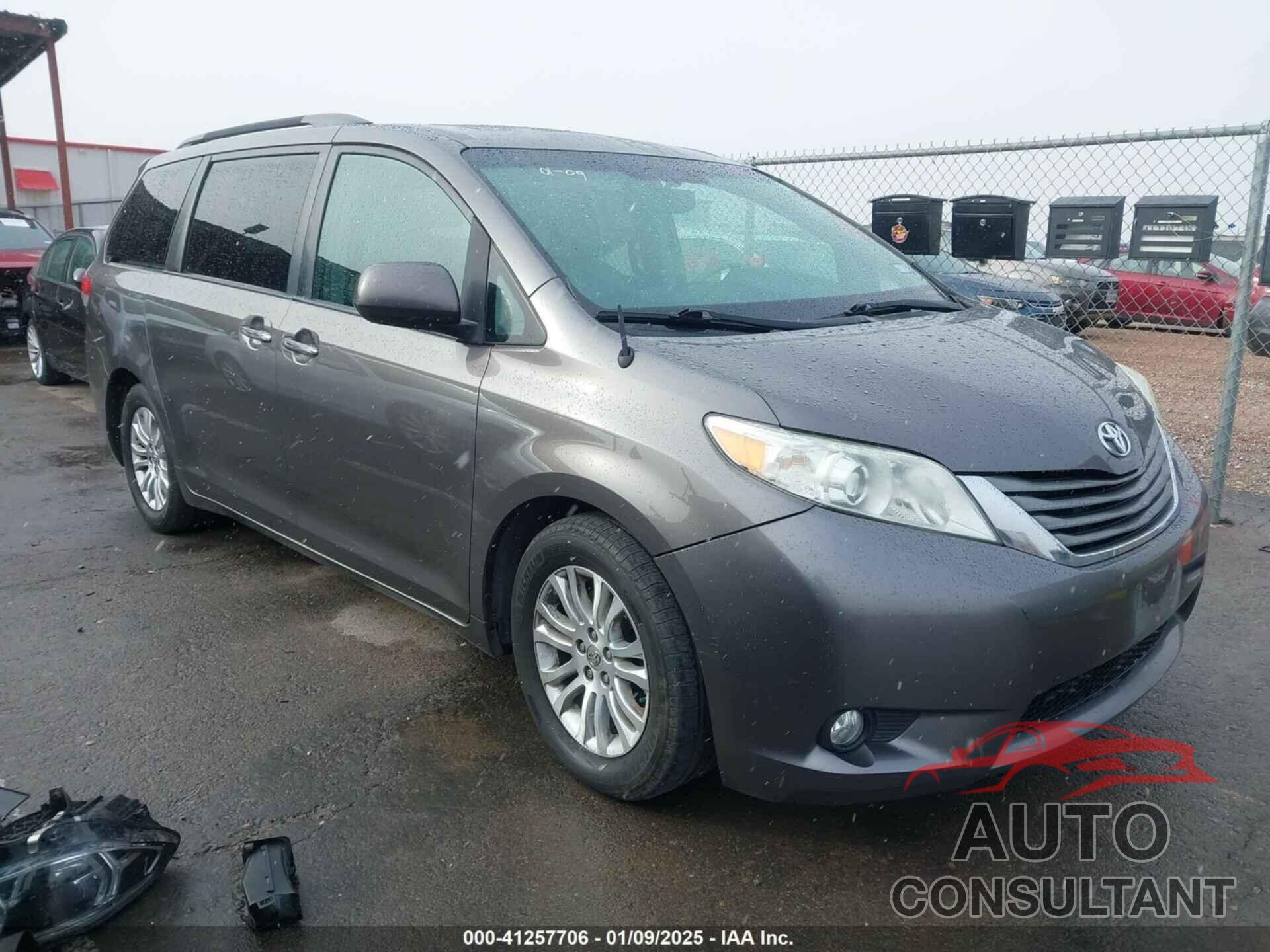 TOYOTA SIENNA 2014 - 5TDYK3DC7ES459890