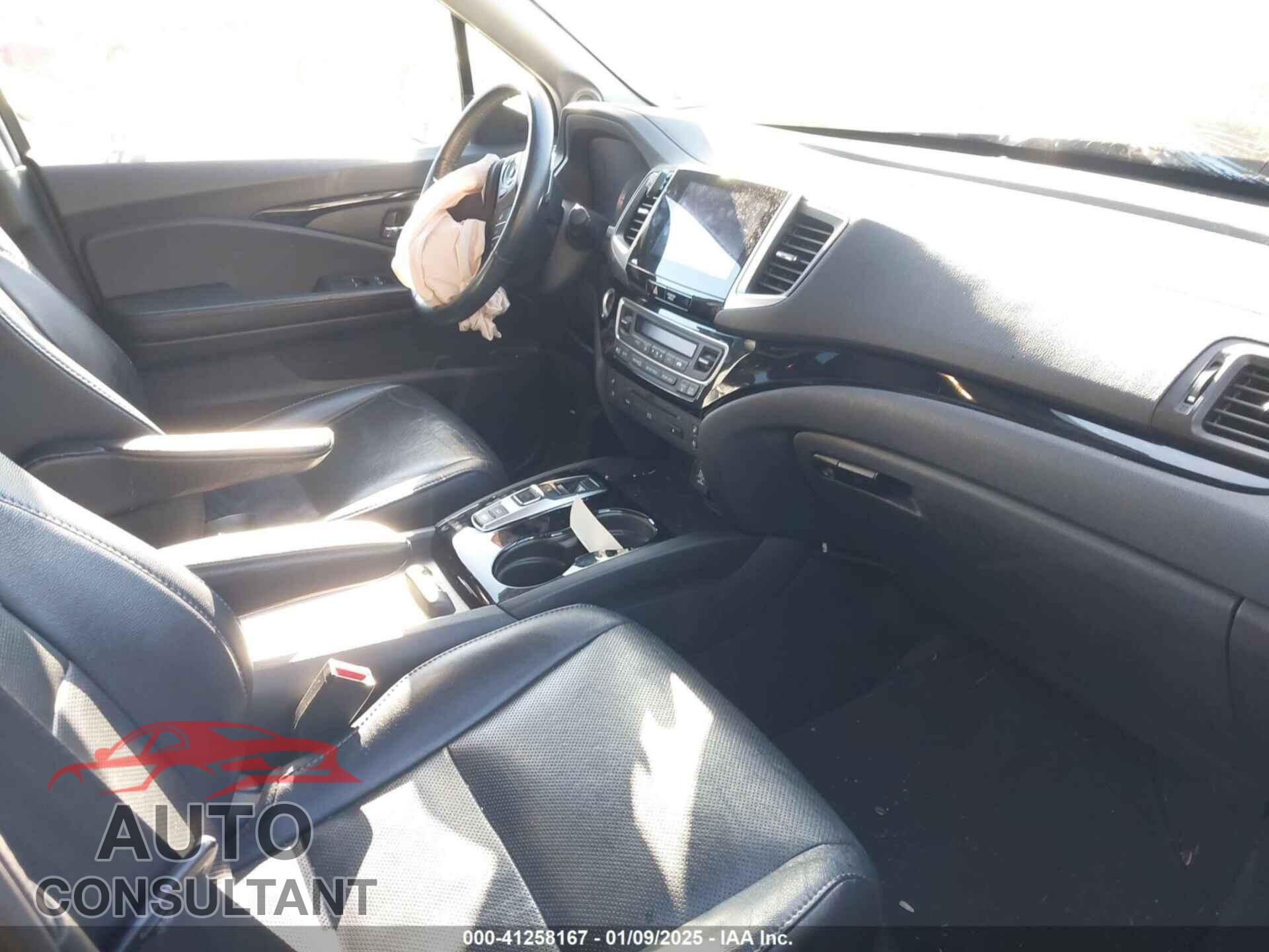 HONDA PILOT 2017 - 5FNYF6H08HB072957