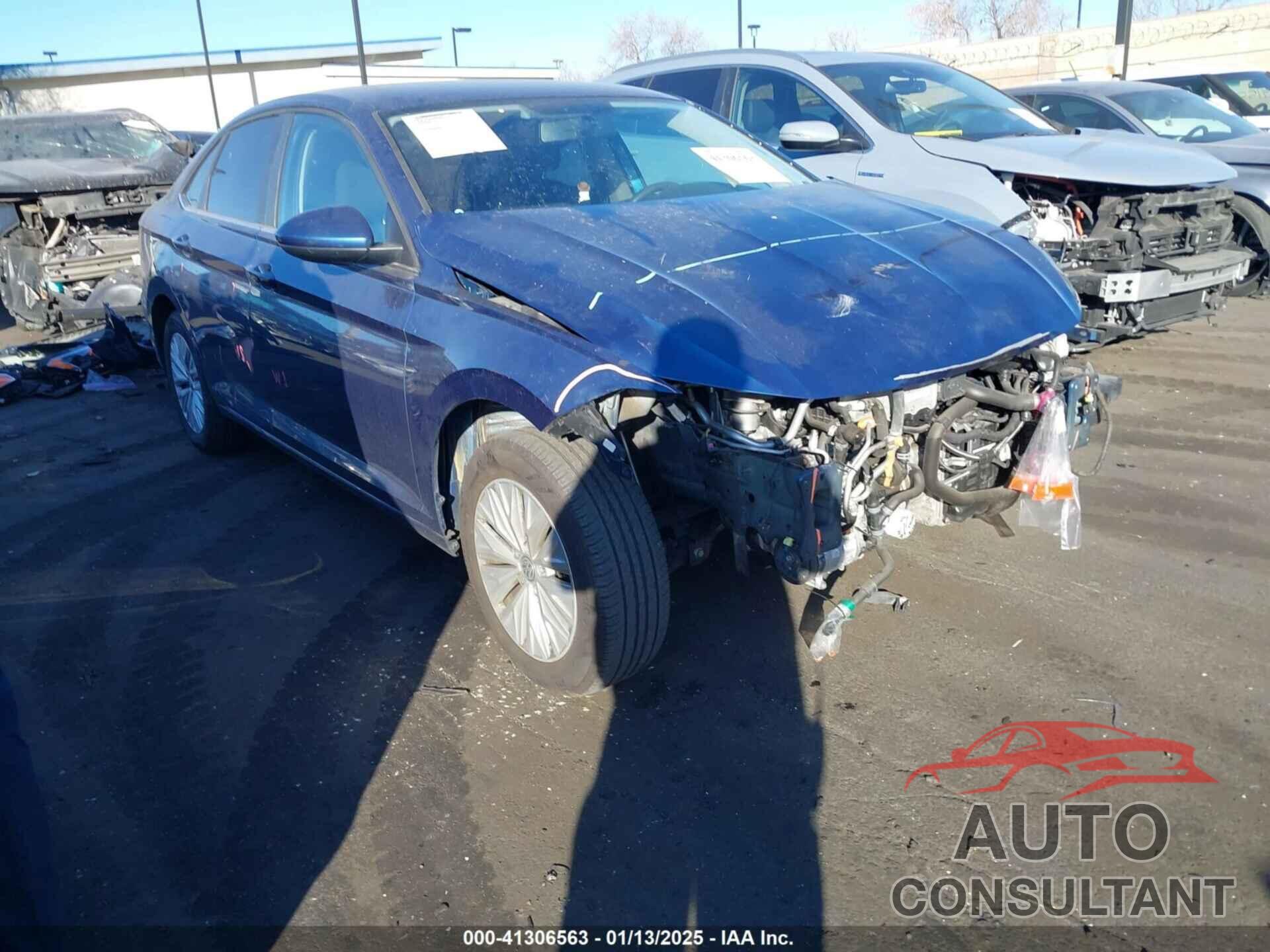 VOLKSWAGEN JETTA 2019 - 3VWC57BUXKM040915