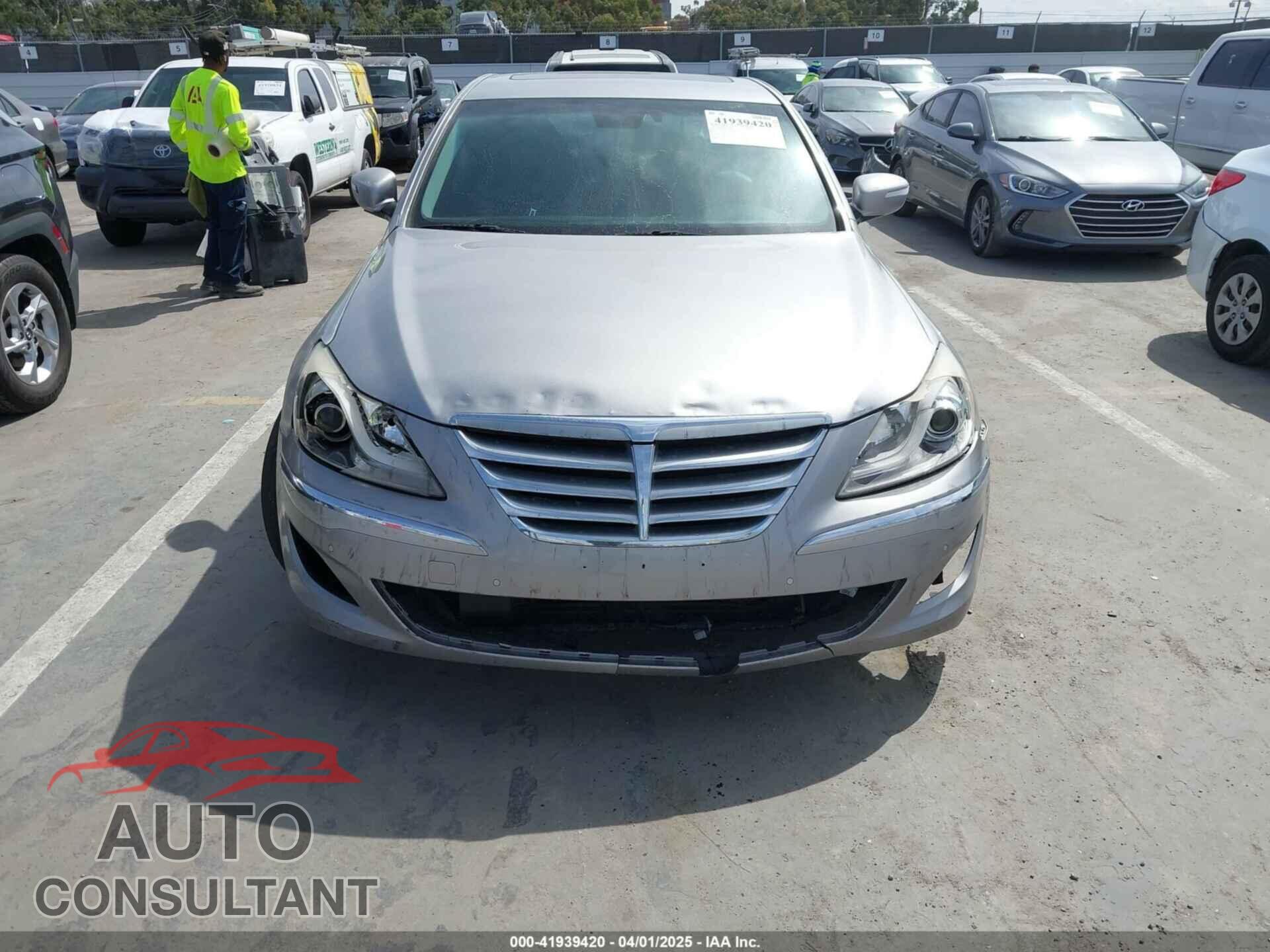 HYUNDAI GENESIS 2012 - KMHGC4DH4CU185501
