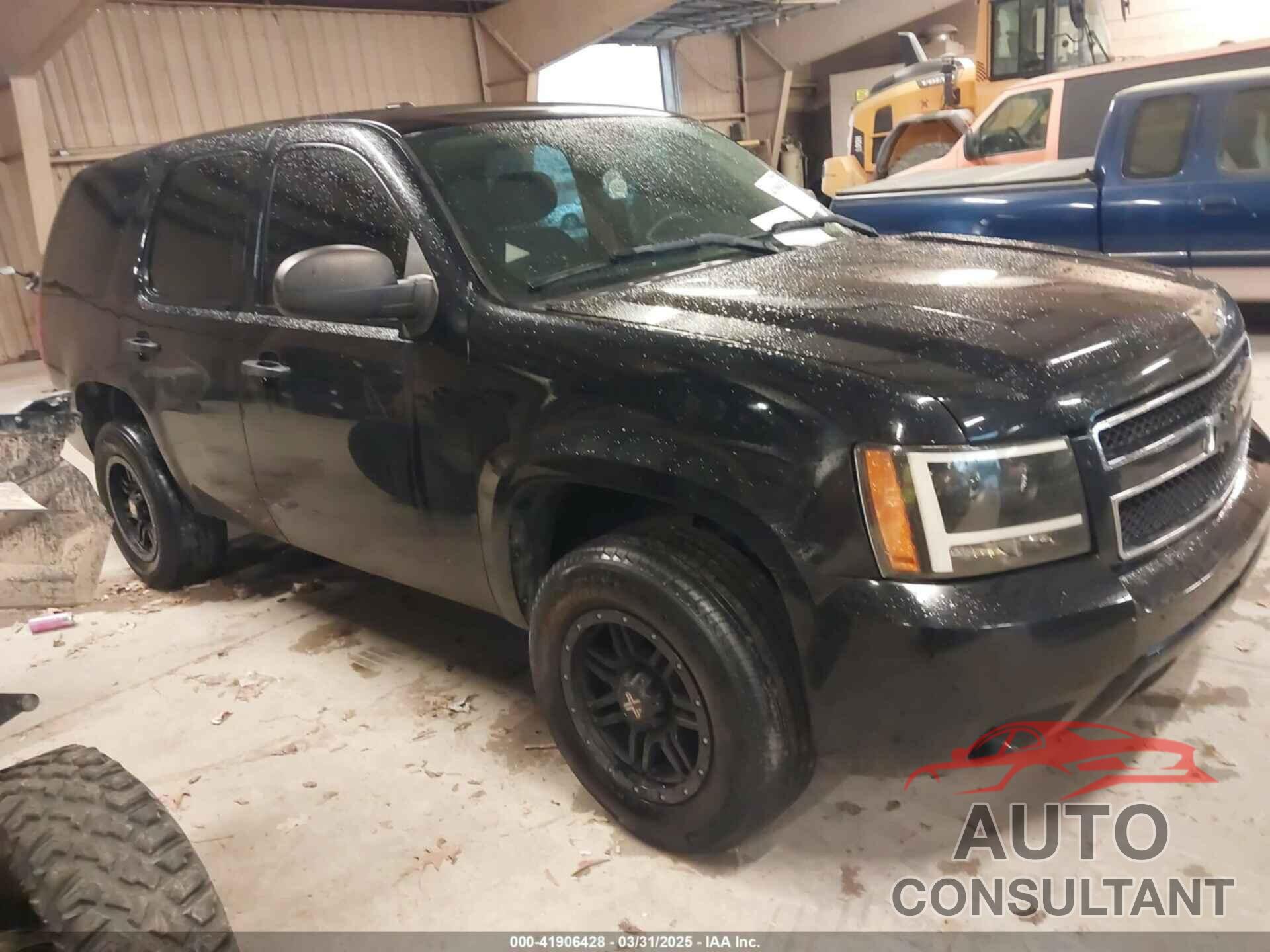 CHEVROLET TAHOE 2011 - 1GNLC2E02BR329328