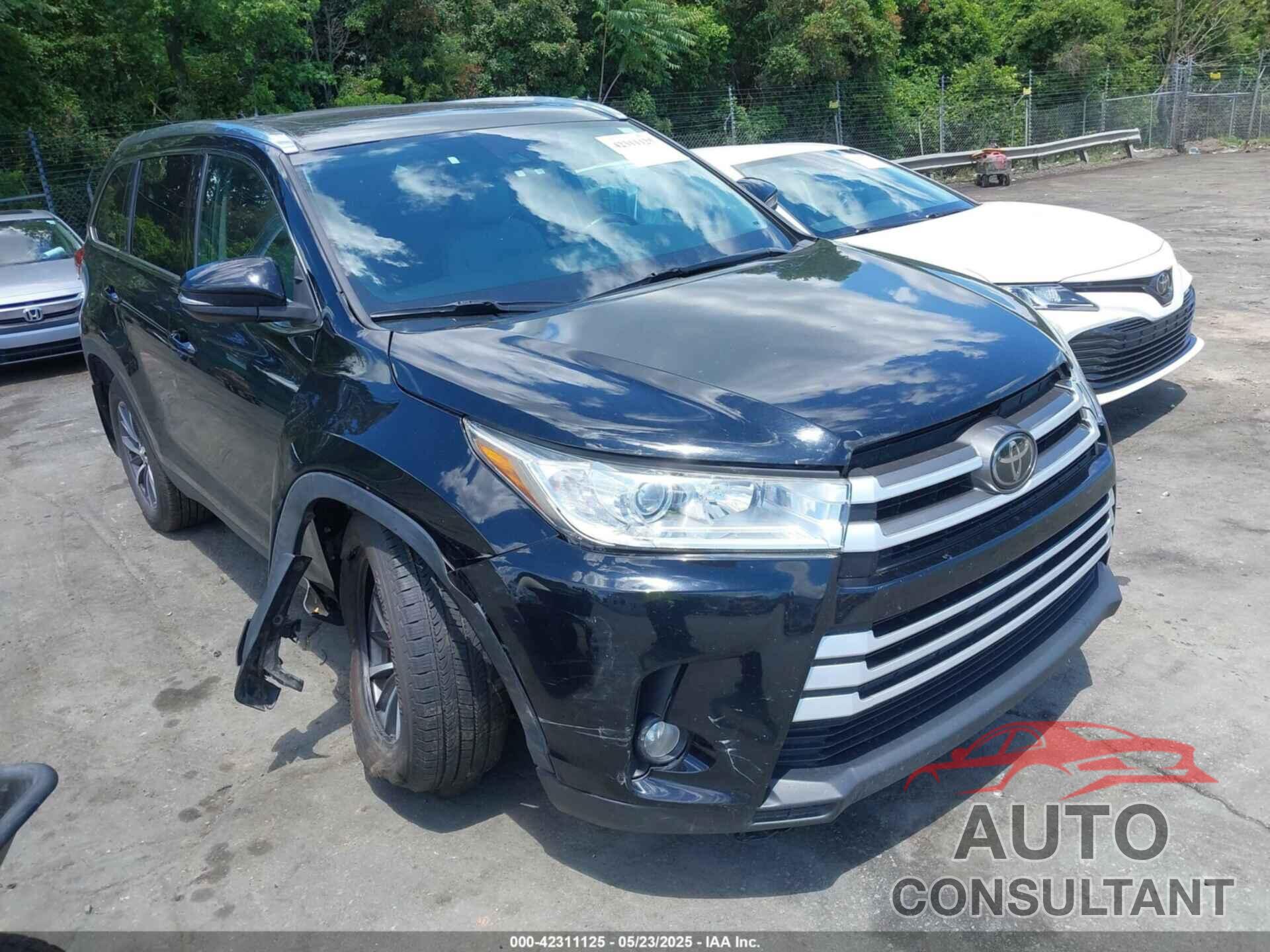 TOYOTA HIGHLANDER 2019 - 5TDJZRFH0KS585898