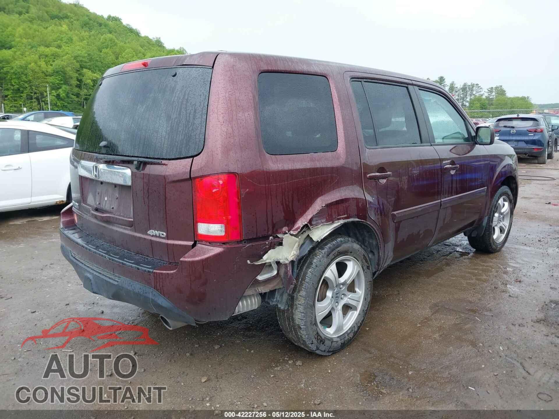 HONDA PILOT 2012 - 5FNYF4H47CB072836