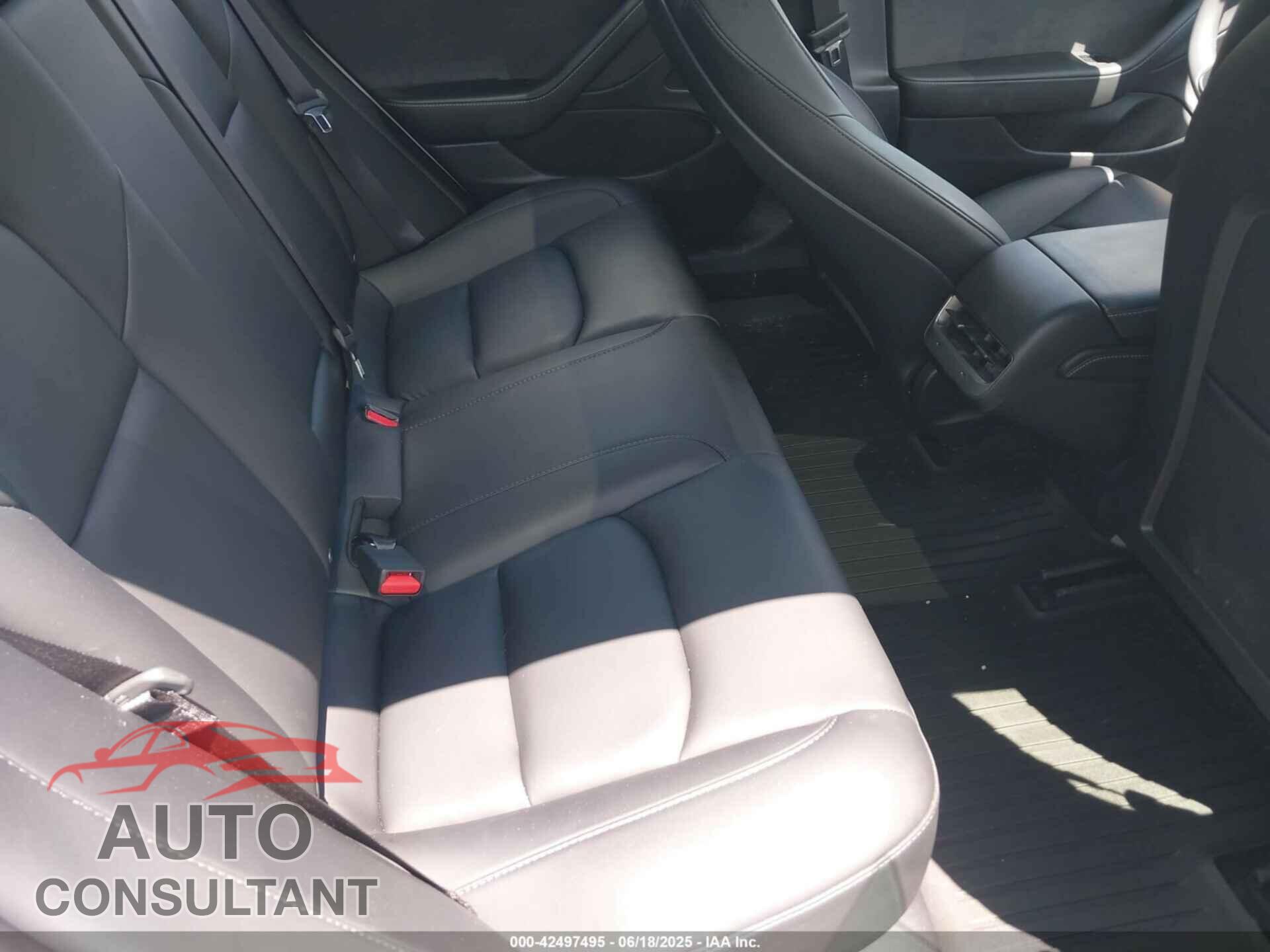 TESLA MODEL 3 2021 - 5YJ3E1EA3MF852100