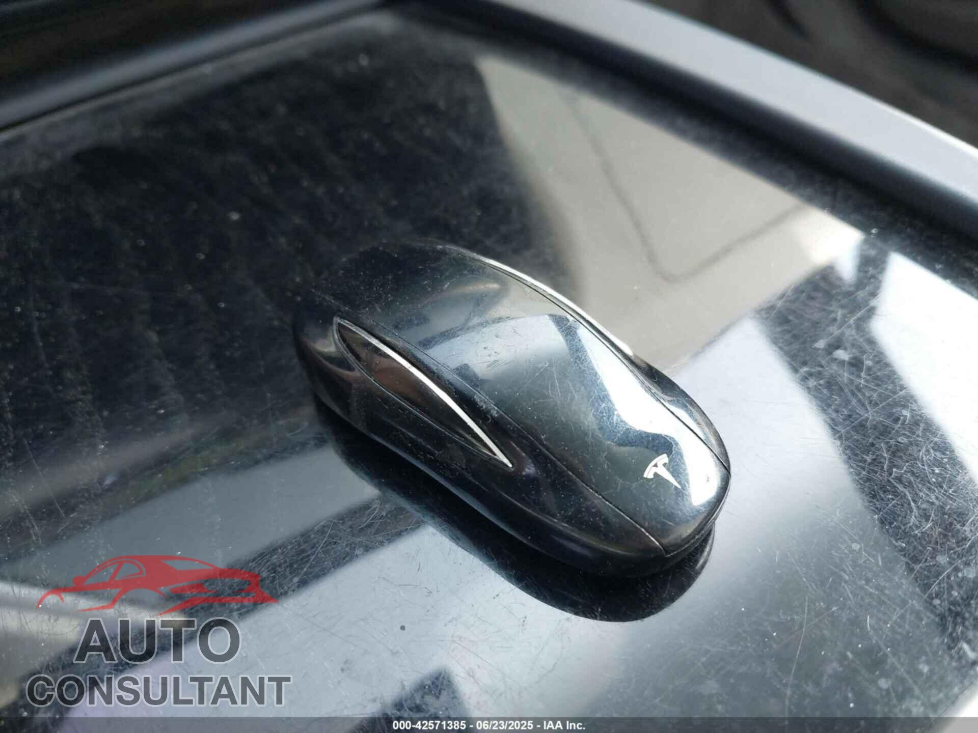 TESLA MODEL X 2017 - 5YJXCAE25HF044112