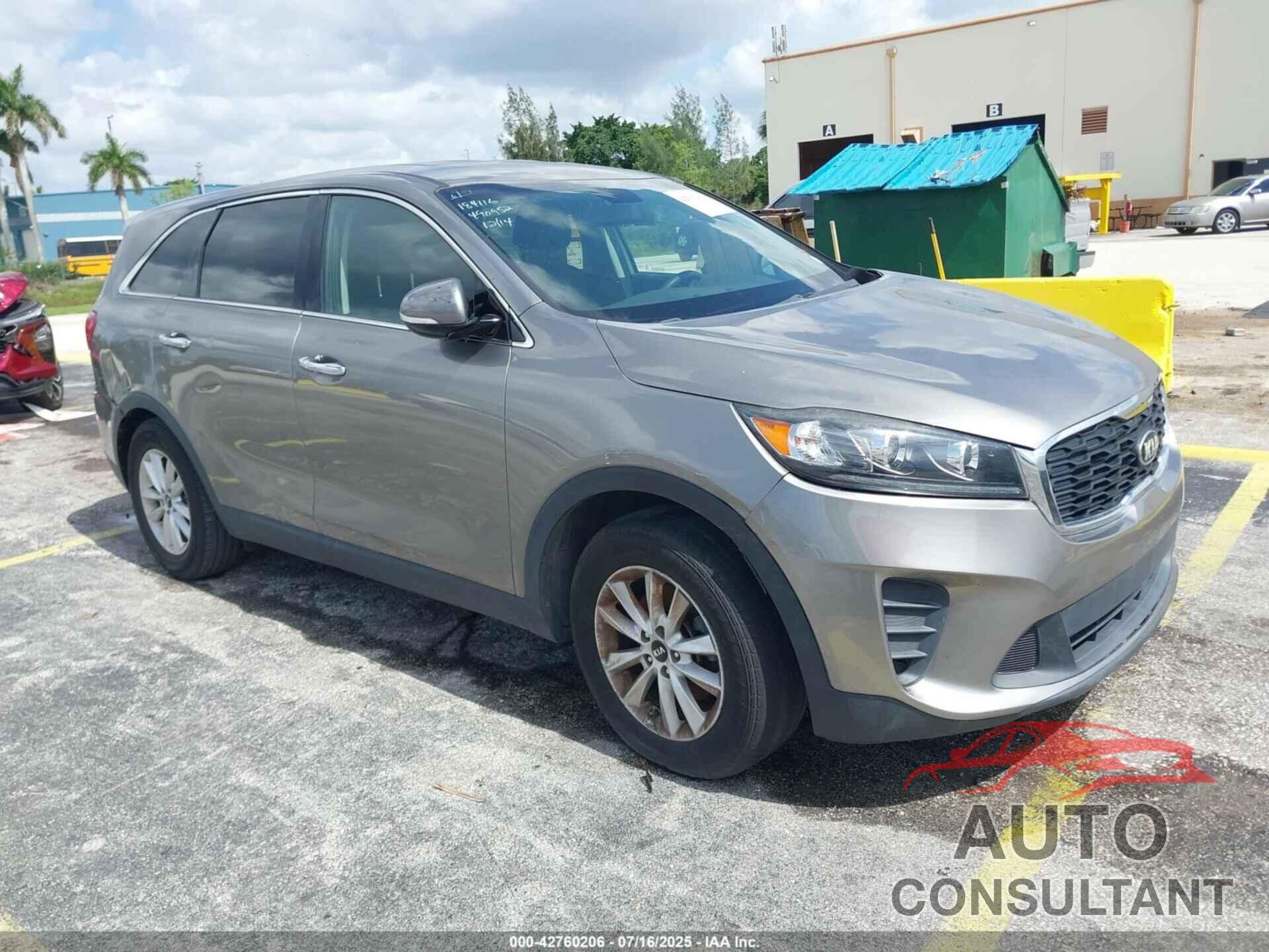 KIA SORENTO 2018 - 5XYPG4A52JG490952