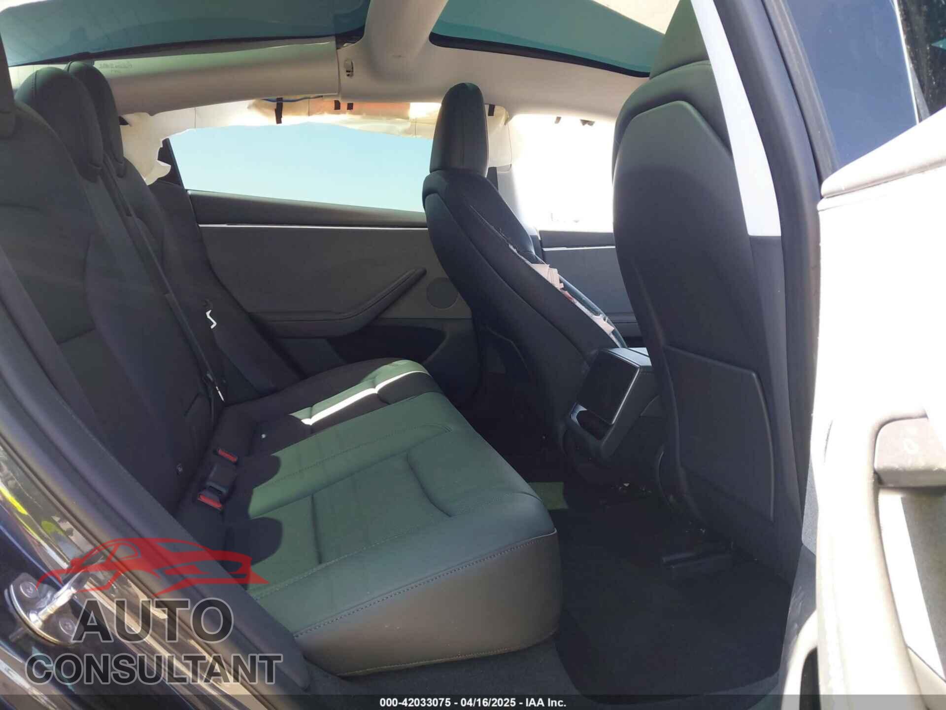 TESLA MODEL 3 2024 - 5YJ3E1EA8RF726287