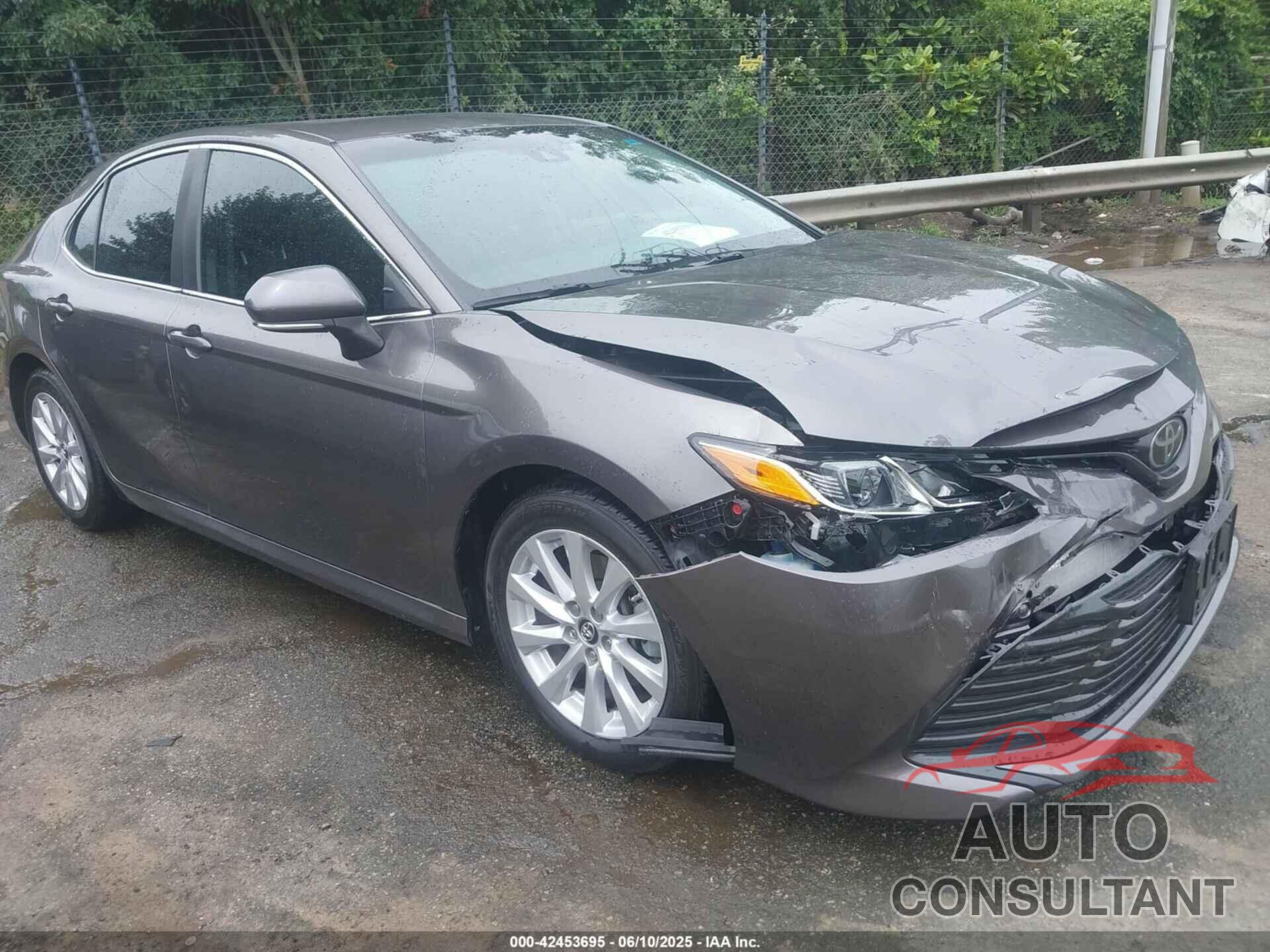 TOYOTA CAMRY 2018 - 4T1B11HK2JU014215