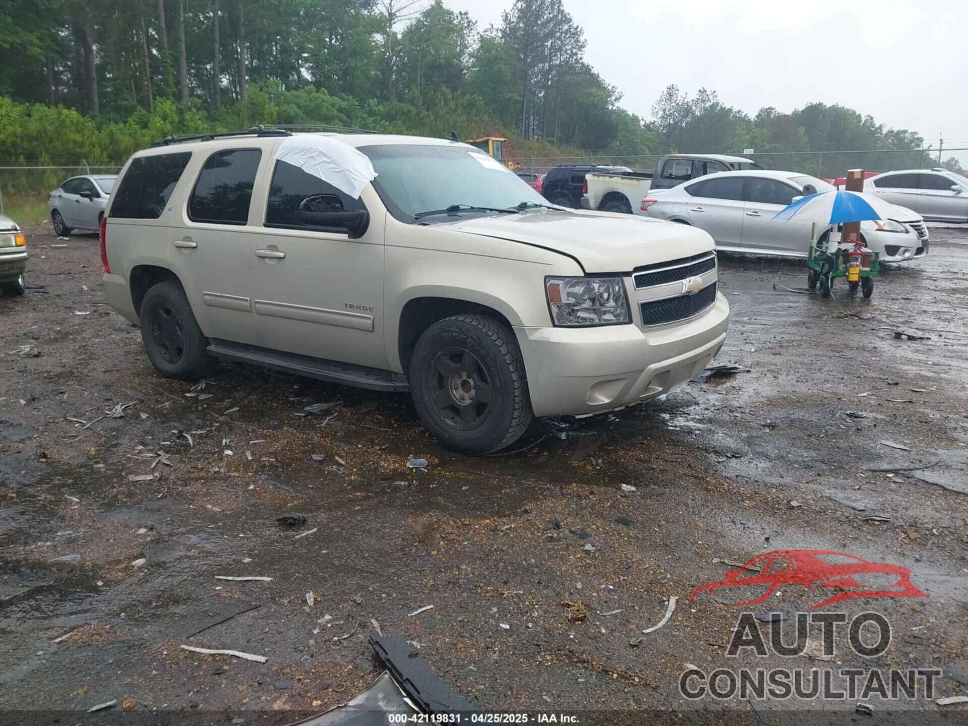 CHEVROLET TAHOE 2010 - 1GNMCBE32AR228142