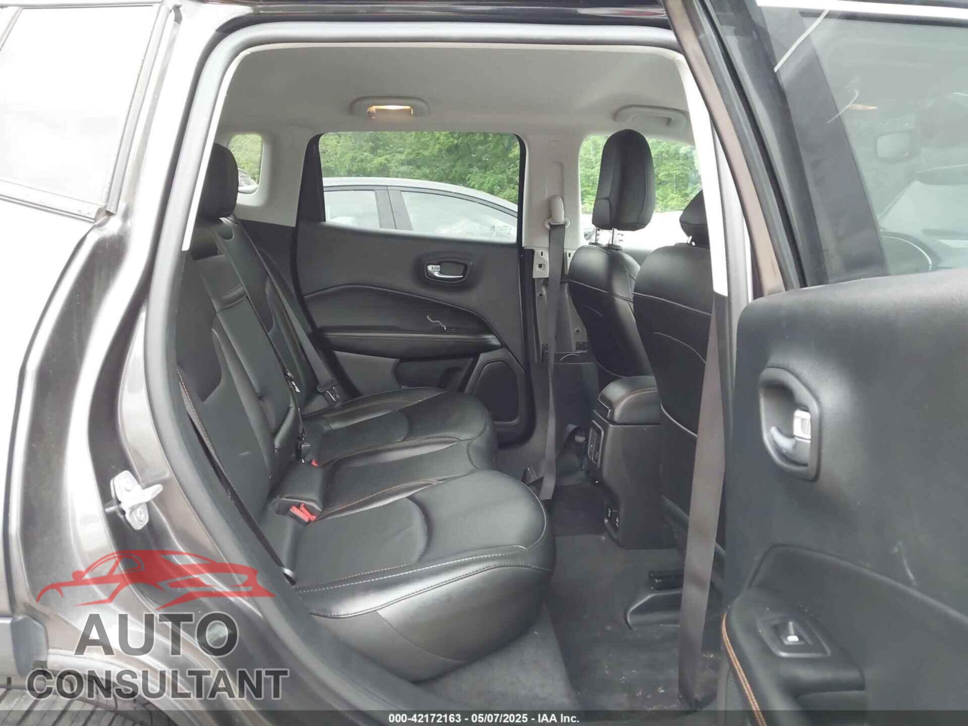 JEEP COMPASS 2019 - 3C4NJCCB7KT777783