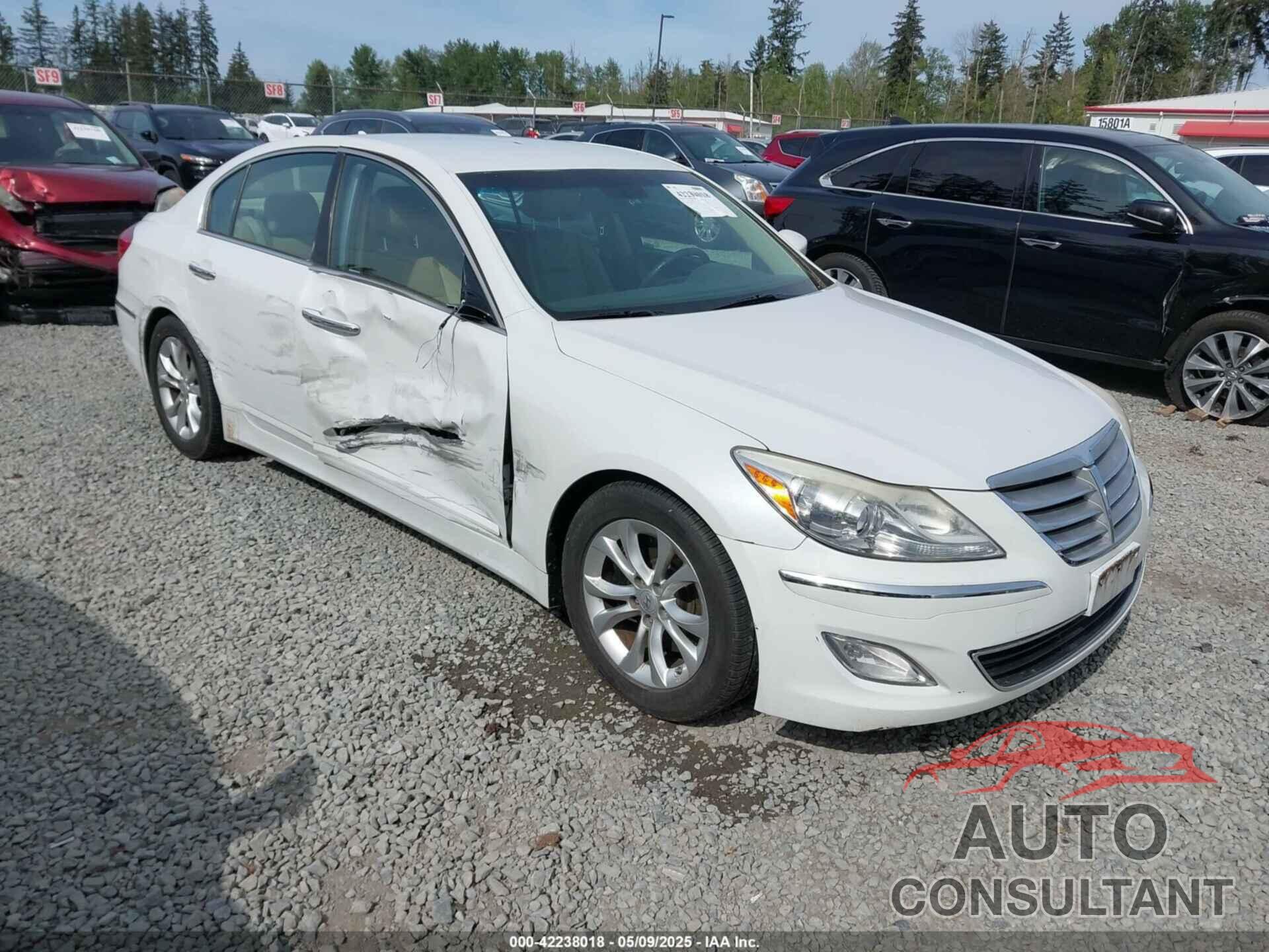 HYUNDAI GENESIS 2013 - KMHGC4DD2DU235861