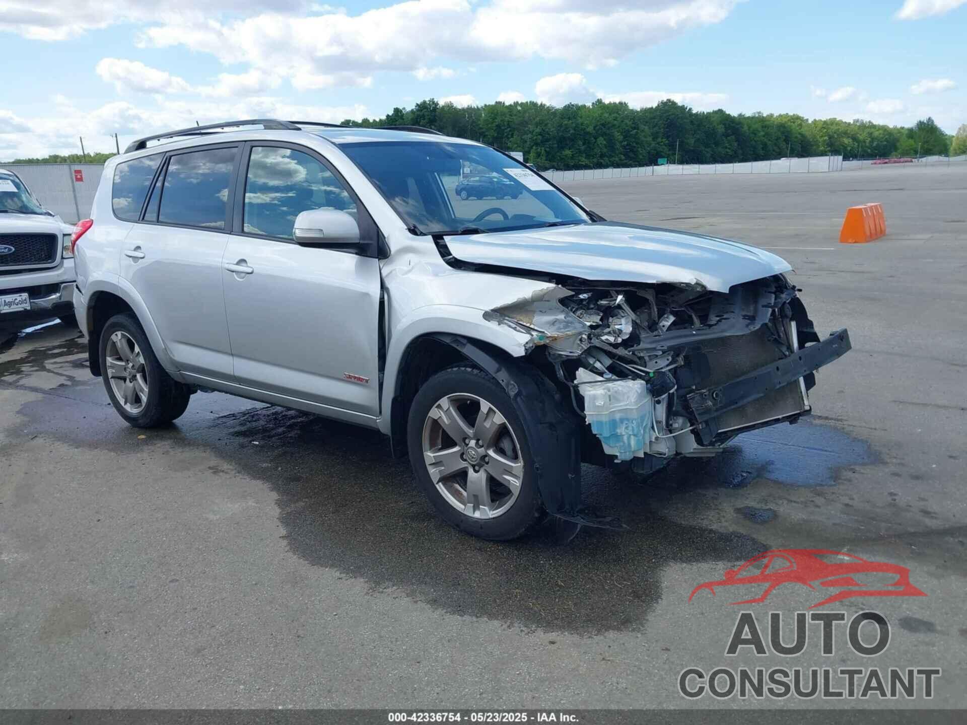 TOYOTA RAV4 2011 - JTMRF4DV8B5046216